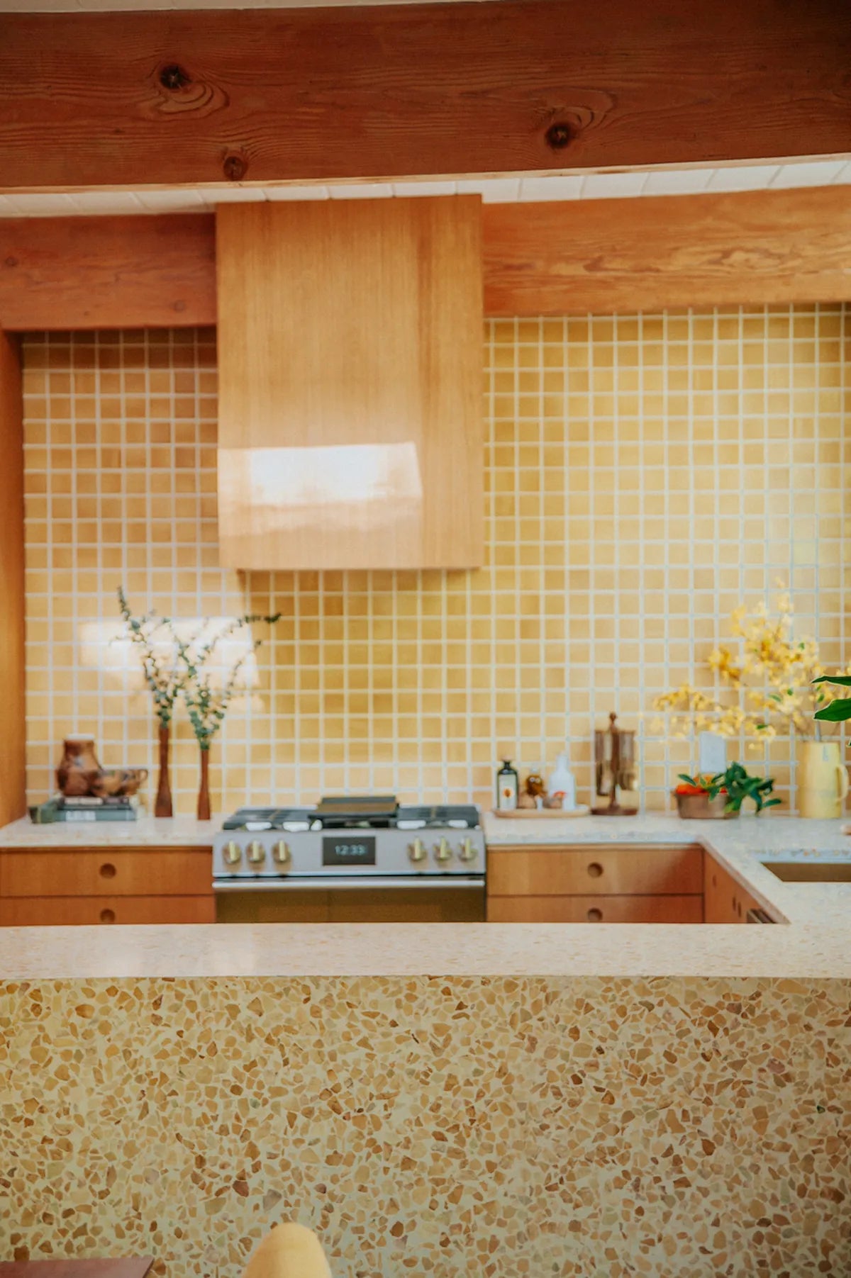 2022 Img hi res Influencer rights design Claire thomas kitchen backsplash 3x3 haystack FC 424186 1