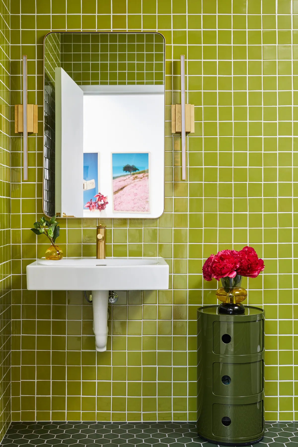 2022 img hi res commercial influencer design Ariel Gordon jewelry anthony roxas photo margaret austin bathroom wall 3x3 limon floor 322 hexagon Hunter green sheeted FC 504332 3