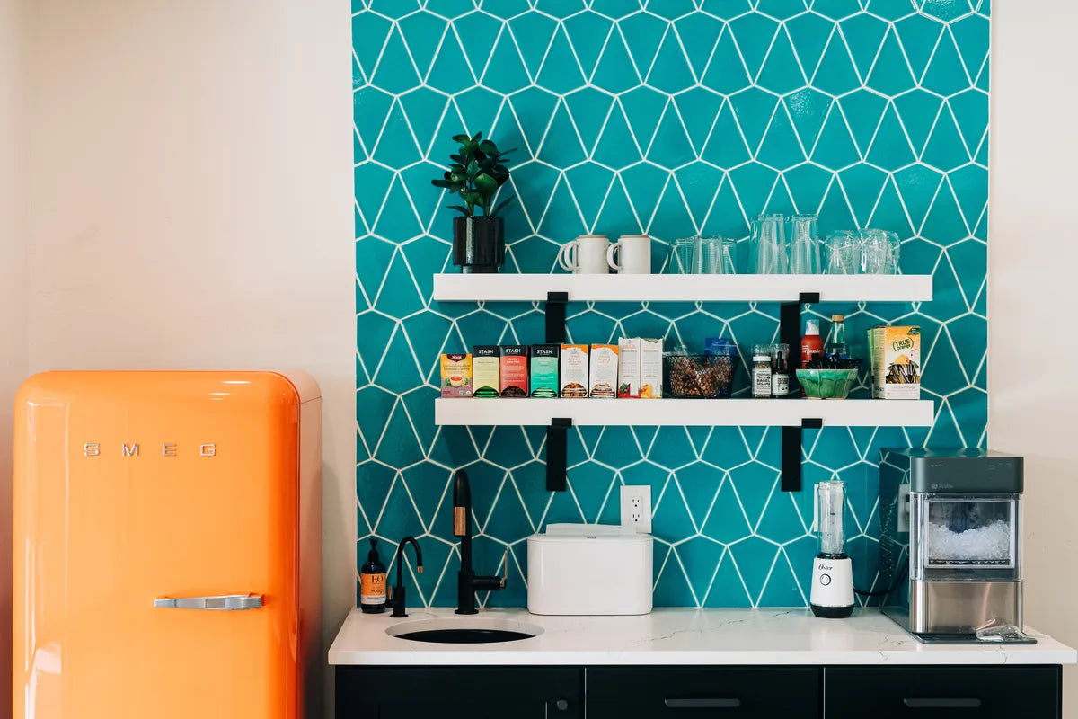 2022 img hi res commercial web social rights design Modern mountain cabinetry photo Erin Harvard kitchen kite naples blue FC506758 1