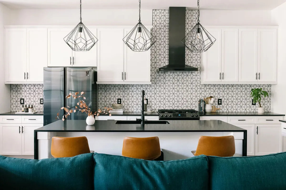 2022 img hi res influencer rights design Jen pinkston photo katie jameson kitchen backsplash small diamond sheeted escher pattern grout color dove gray FC 454269 1