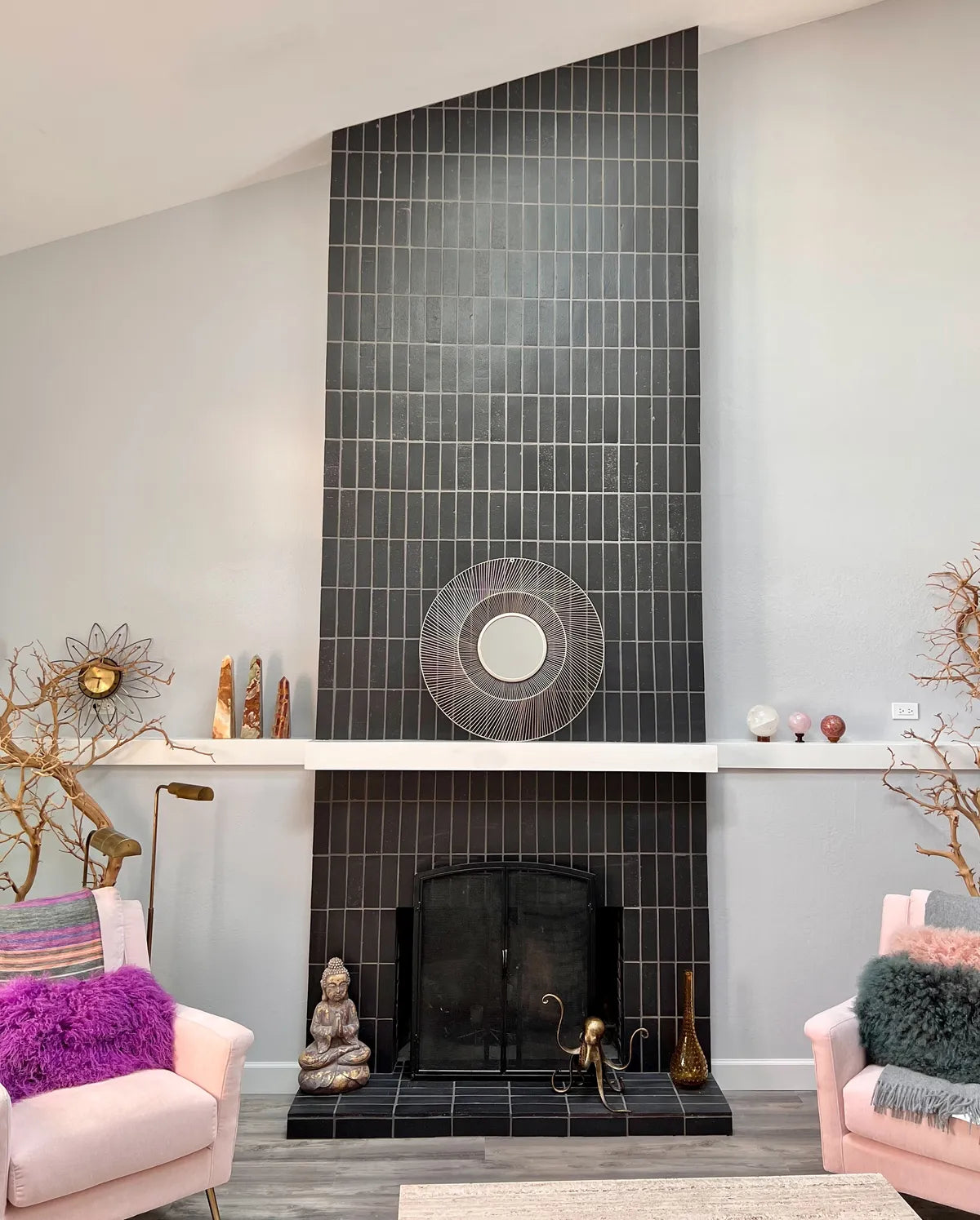 2022 img hi res residential rights design Bala larson living room fireplace verticle straight set brick black hills FC 521508 1