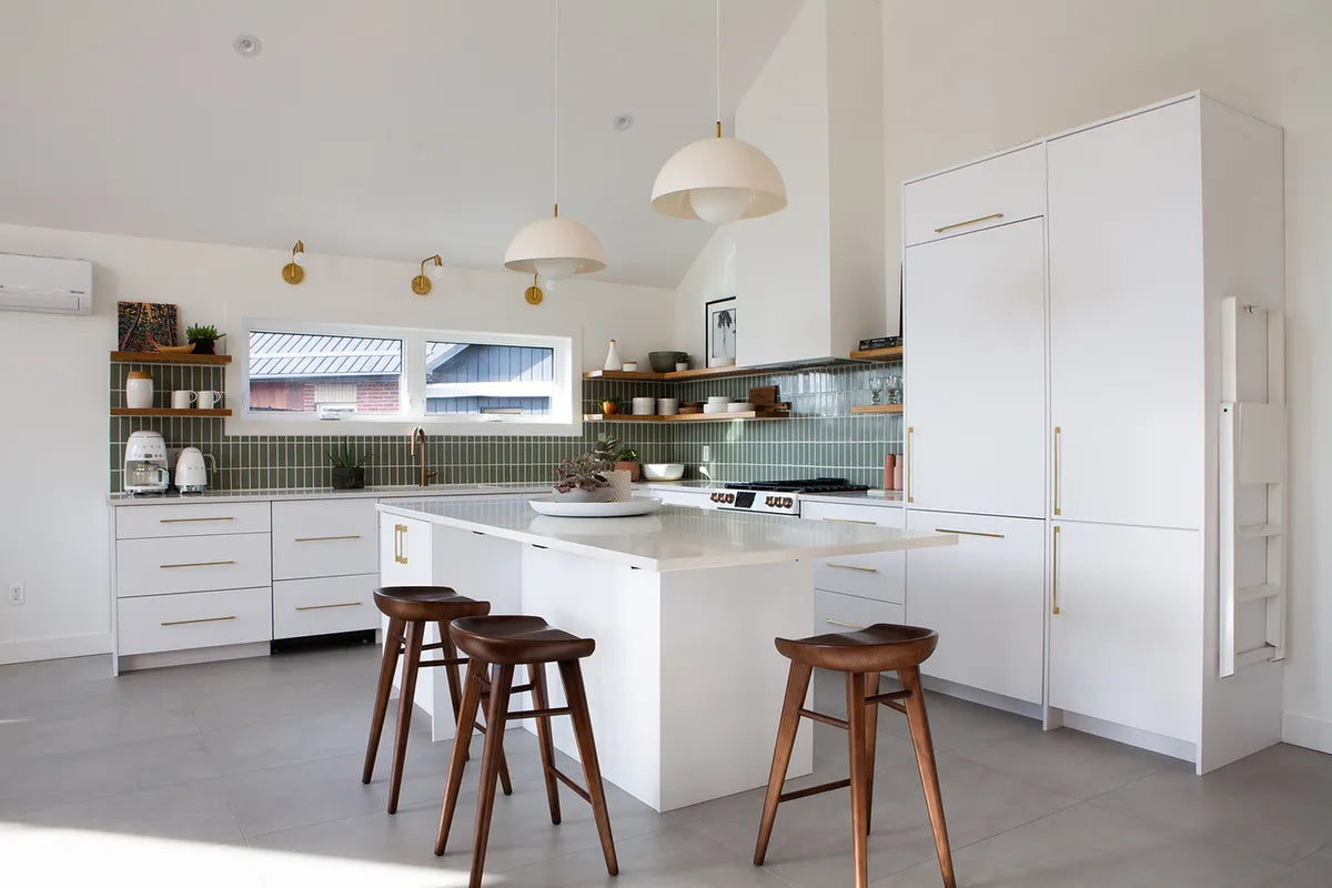 2023 img hi res residential design lisa besseling photo Marlon Hazlewood kitchen backsplash verticle straight set 2x6 rosemary 1