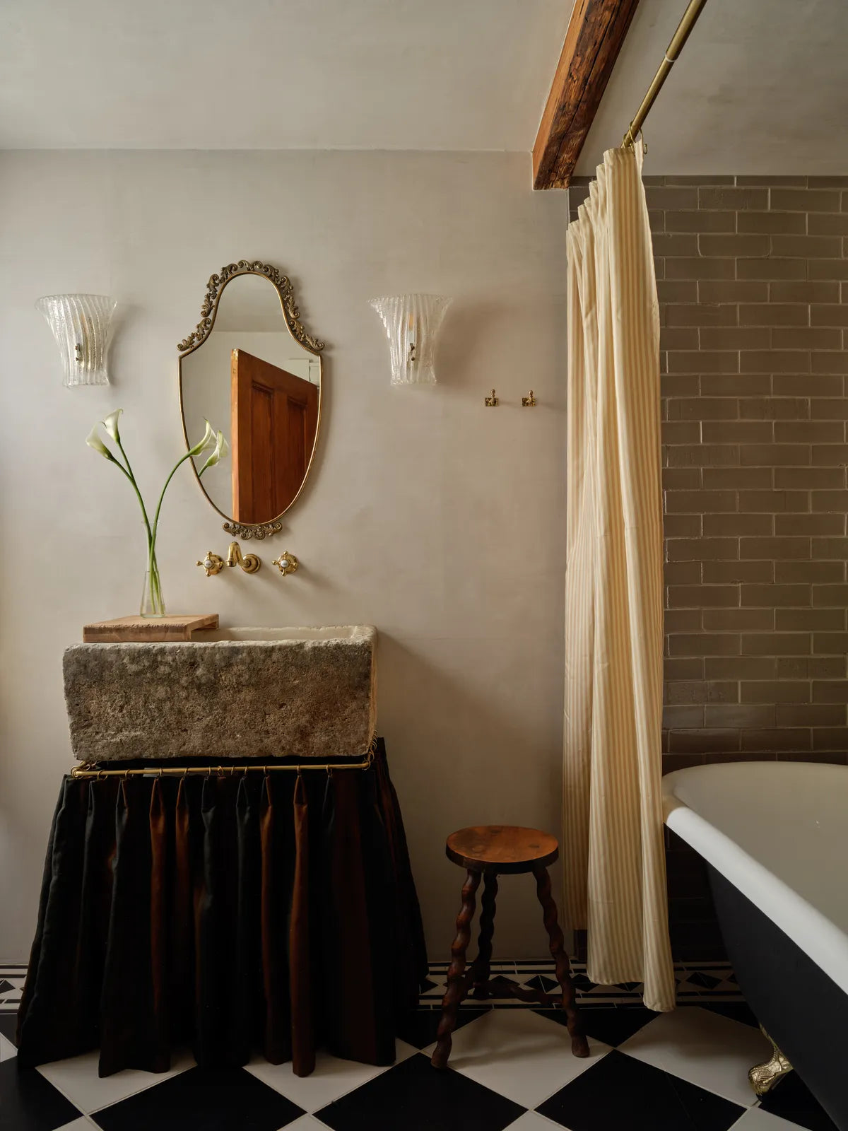 2024 full usage bathroom shower 2x8 brick sierra nevada 12x12 raven matte feldspar matte 3 triangle raven matte feldspar matte 1x6 raven matte felspar matte checkerboard Lawless Design Sean Litchfield FC895094 2