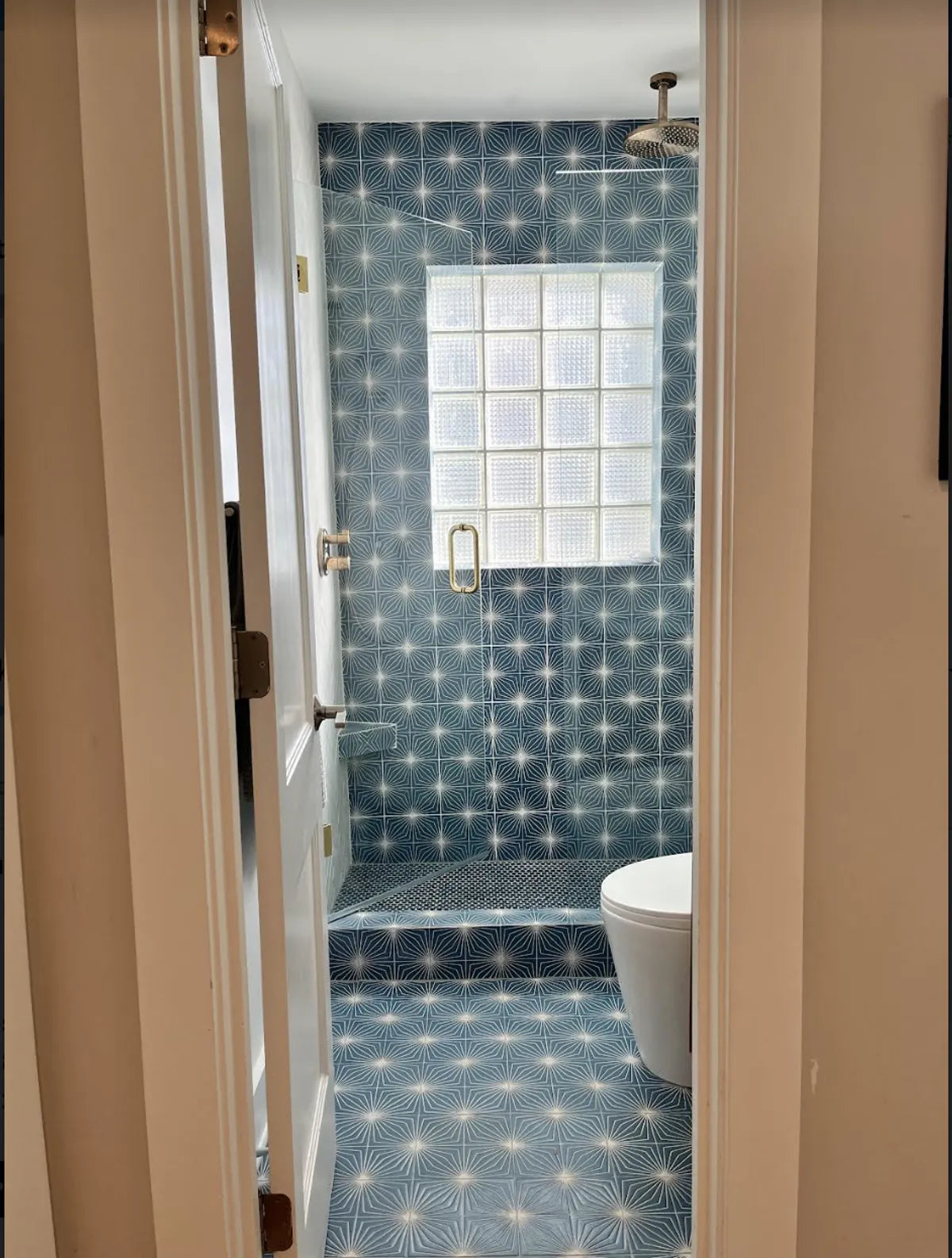 Modern bathroom blue handpainted tile 1