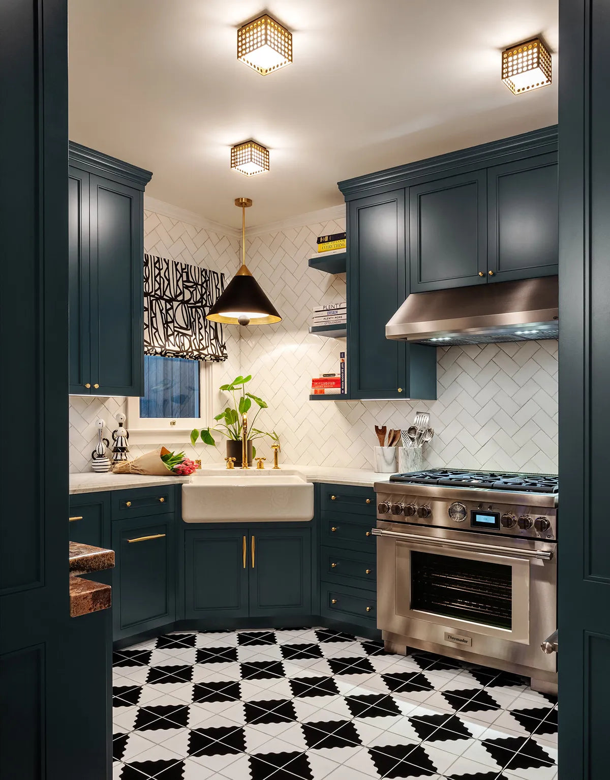 New traditional handpainted floor herringbone white tile backsplash 1