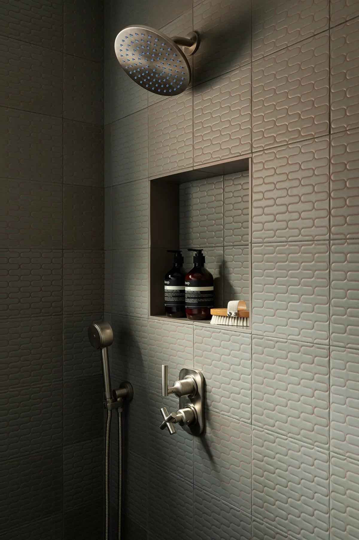 meRequired new_traditional_shower_handpainted_tile 2