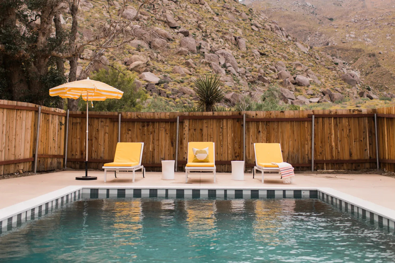 2019 Q2 Image Residential Full Rights Hi Res Influencer Caroline Lee Designer Anne Sage Photo Echo And Earl Pool Waterline Tile 6X6 Tusk 2X6 Foundations Skipping Stone Stripes Full 7 Fc 247673