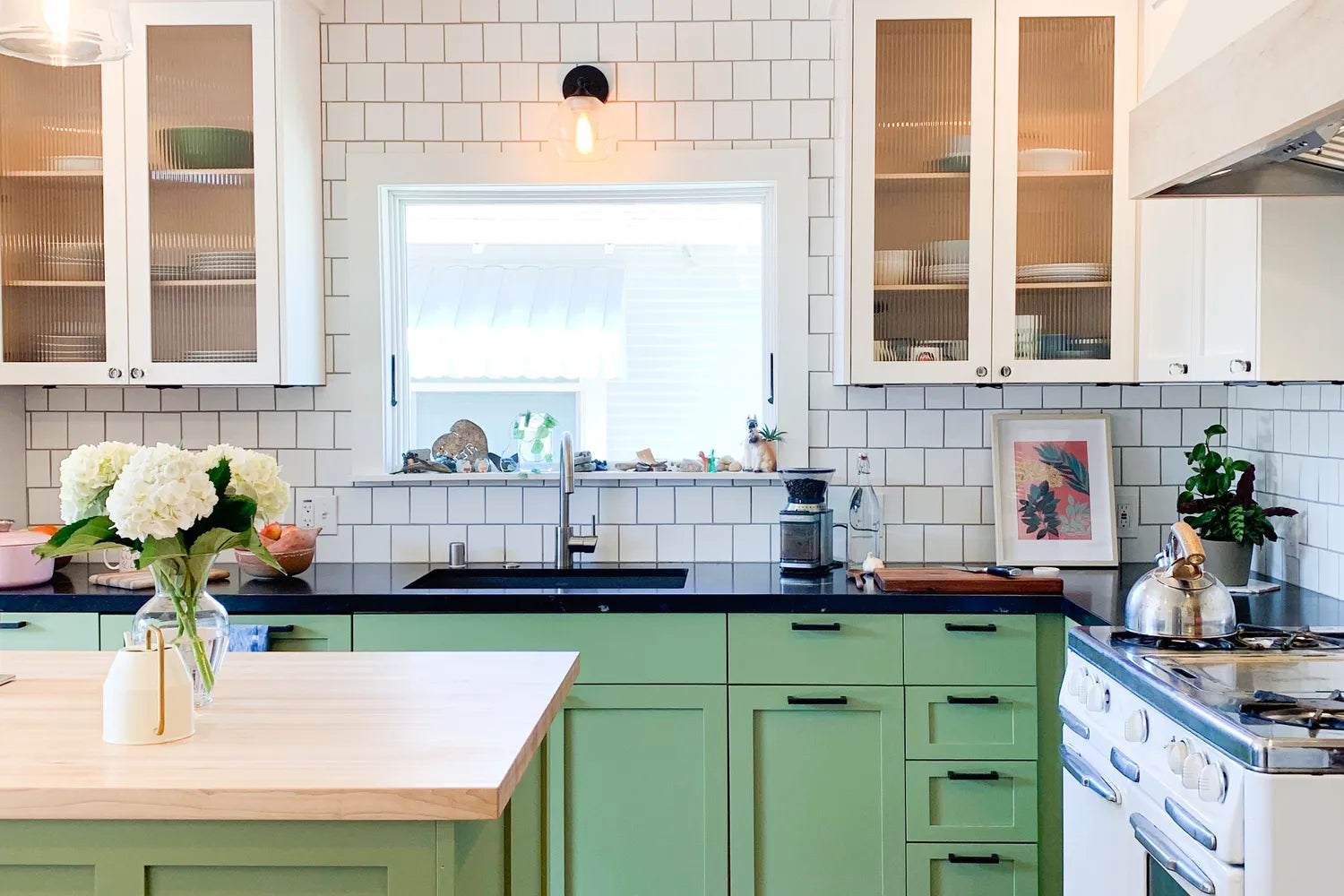 2019 residential Serena fireclay Kitchen antique 8 hexagon calcite 4x4 offset lighter FC291521