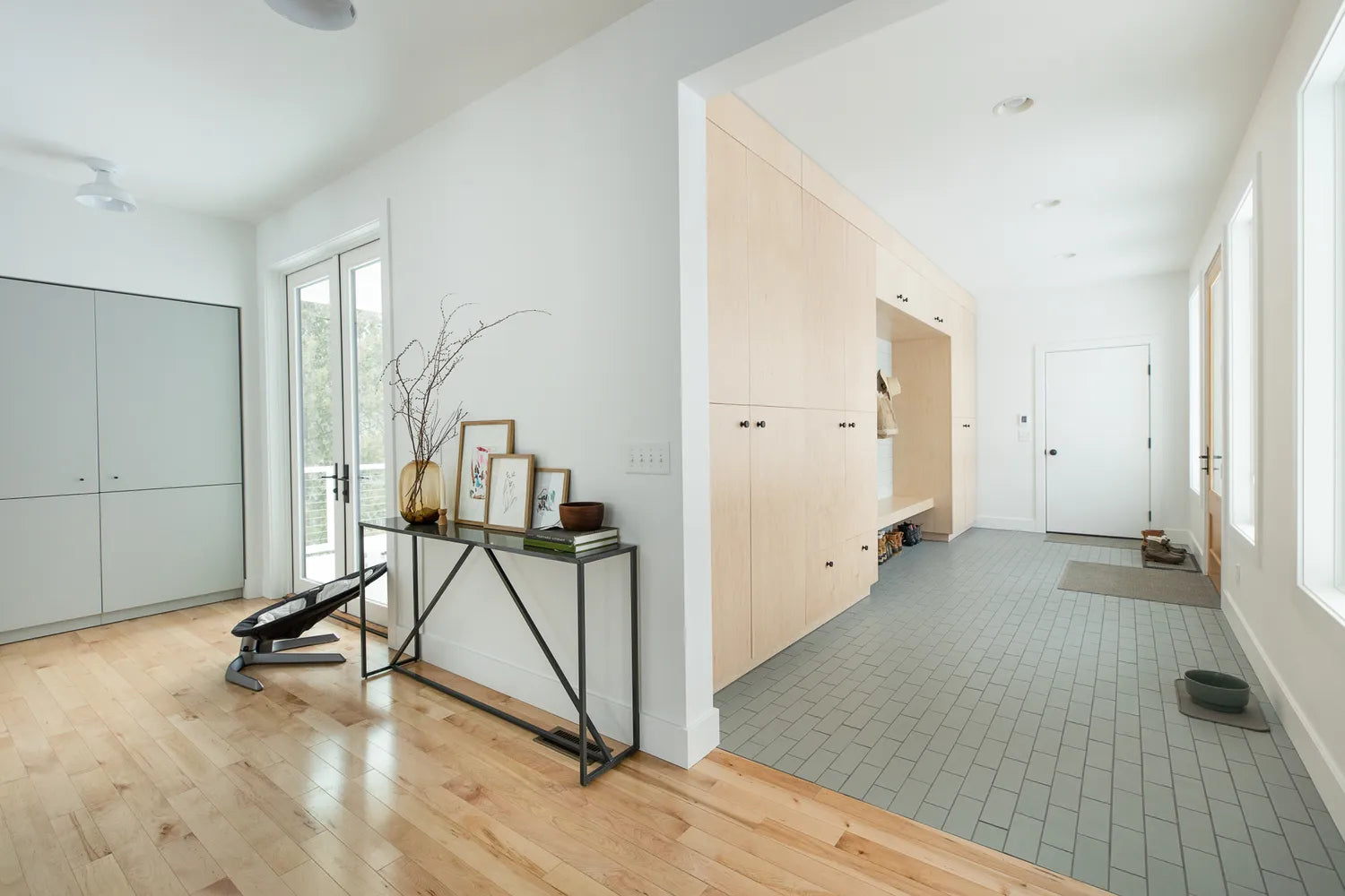 2020 Img Hi Res Residential Full Rights Influencer Fresh Exchange Megan Gilger Mudroom Entryway Floor Tile Non Slip 3X9 Skyscraper Offset Full Fc292290