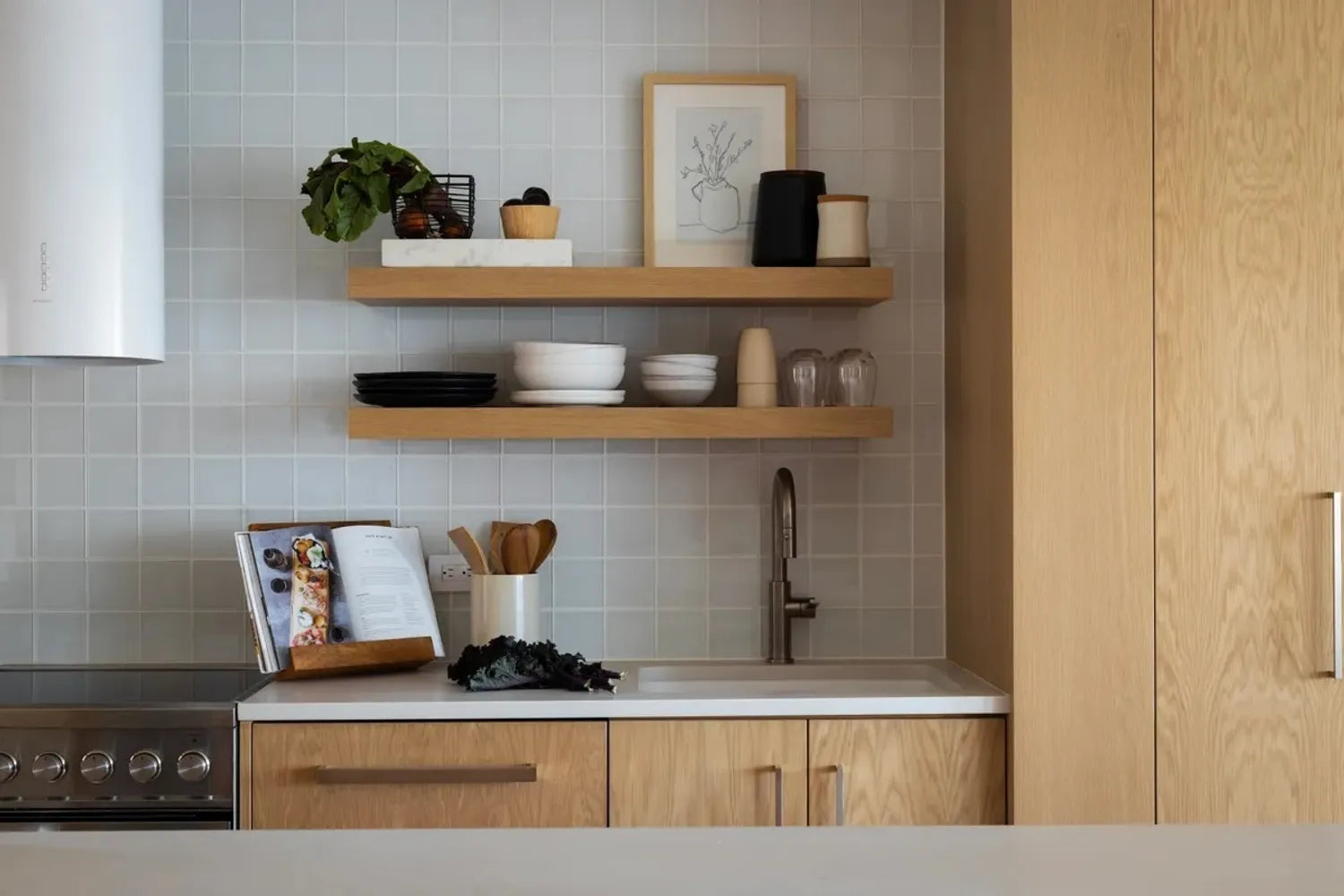 How to Choose The Right Grout Color For Your Tile Modern Glass Kitchen Backsplash