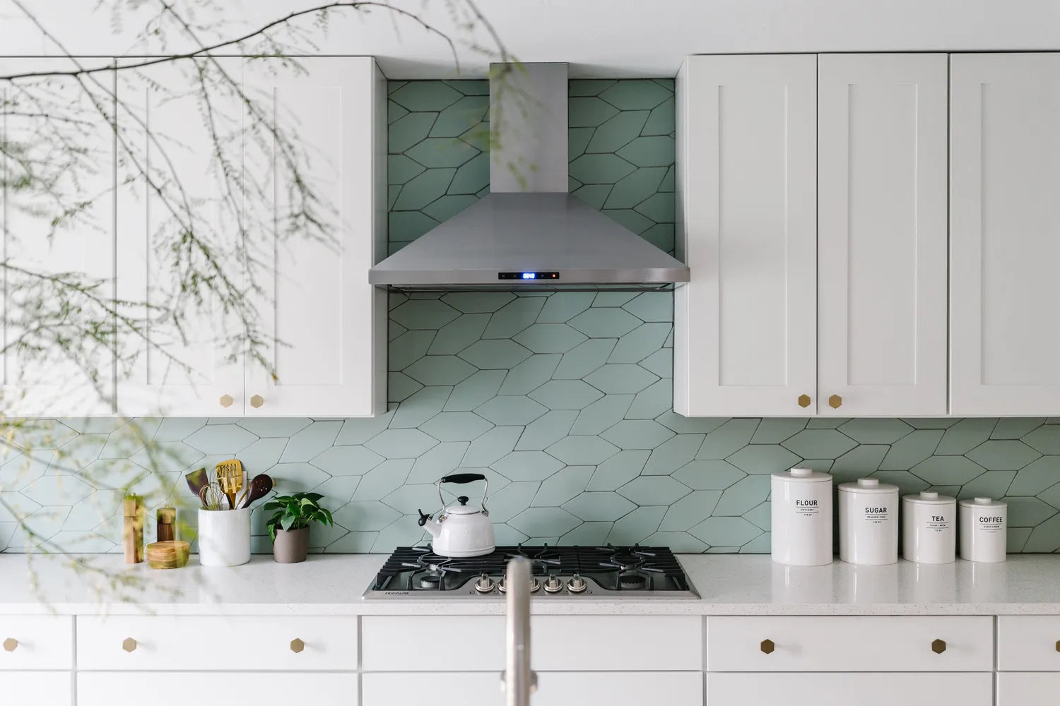 Picket Sea Glass Braided Kitchen Photographer Chase Daniels Designer M Walter Designs