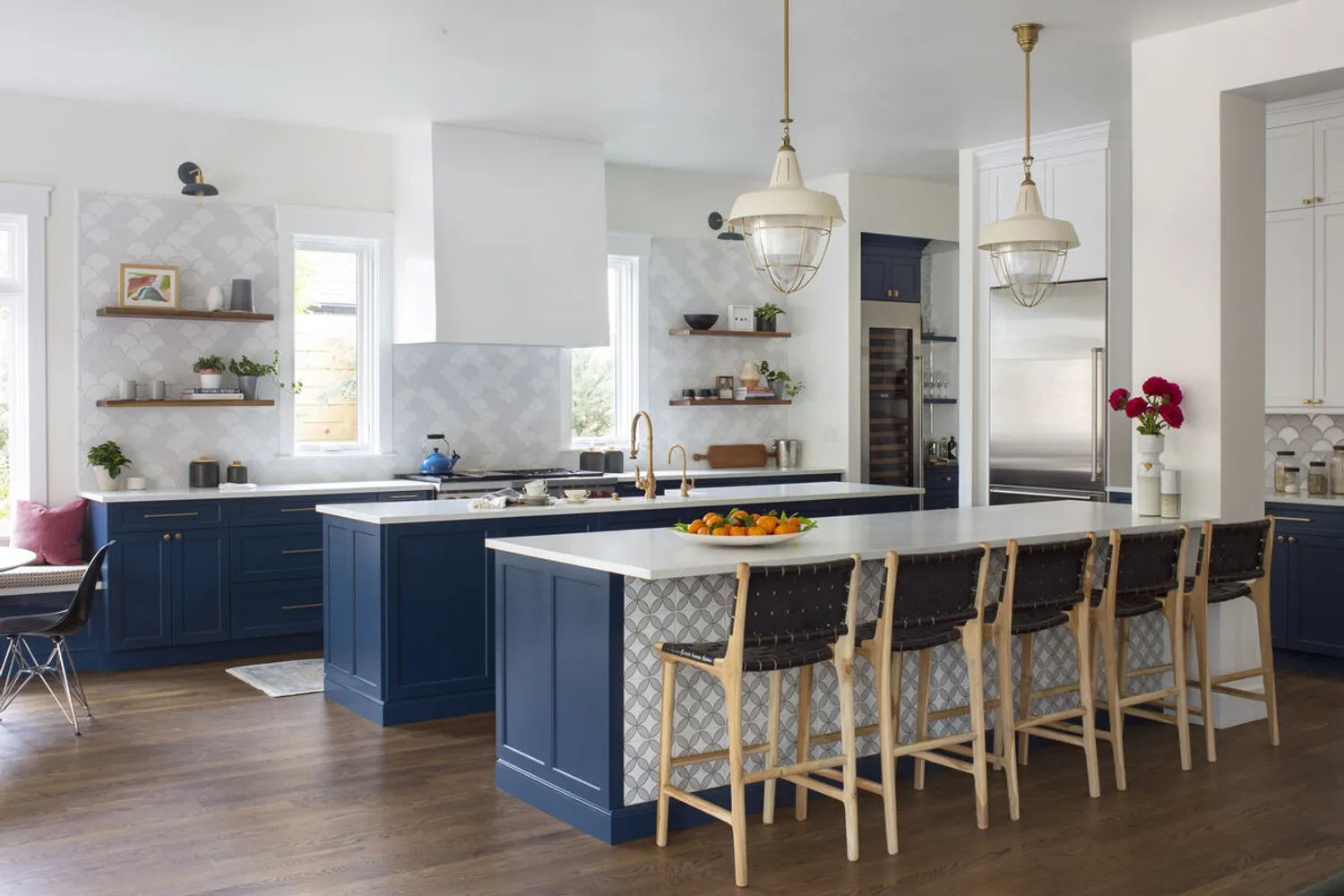 Grey kitchen backsplash ogee drop