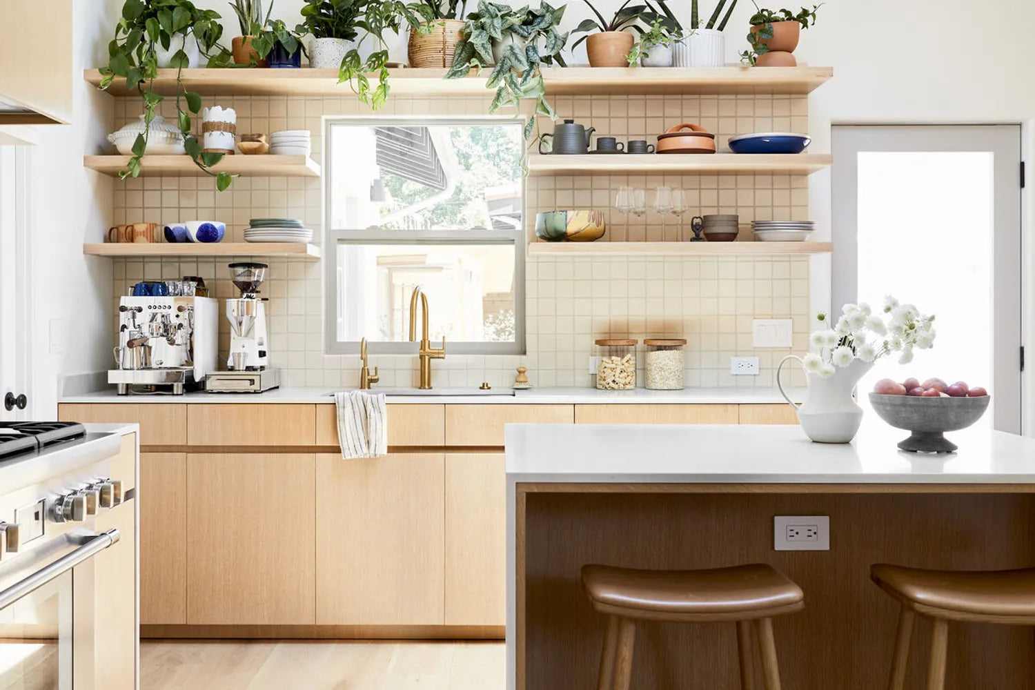 Neutral kitchens Barrett Prendergast Neutral Milky Way Kitchen Backsplash