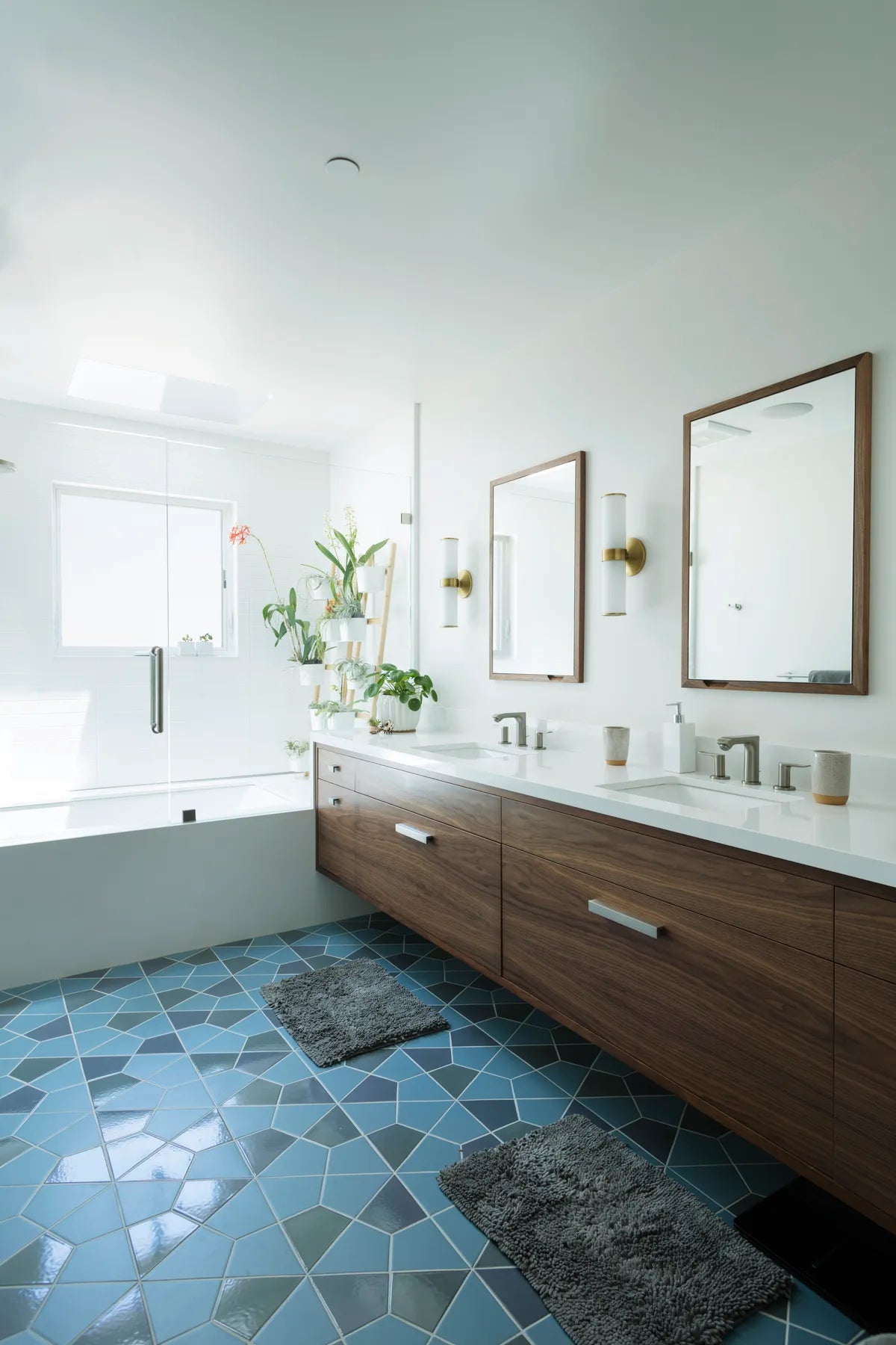 2017 Q4 Img Hi Res Rights Young America Creative Designer Commons And Burt Contractor Ram Tile Sub Lydia Lyons Interior Design Roger Casas Photographer Ceramic Blend Bathroom Floor Slate Blue Nautical Dusty Blue 3