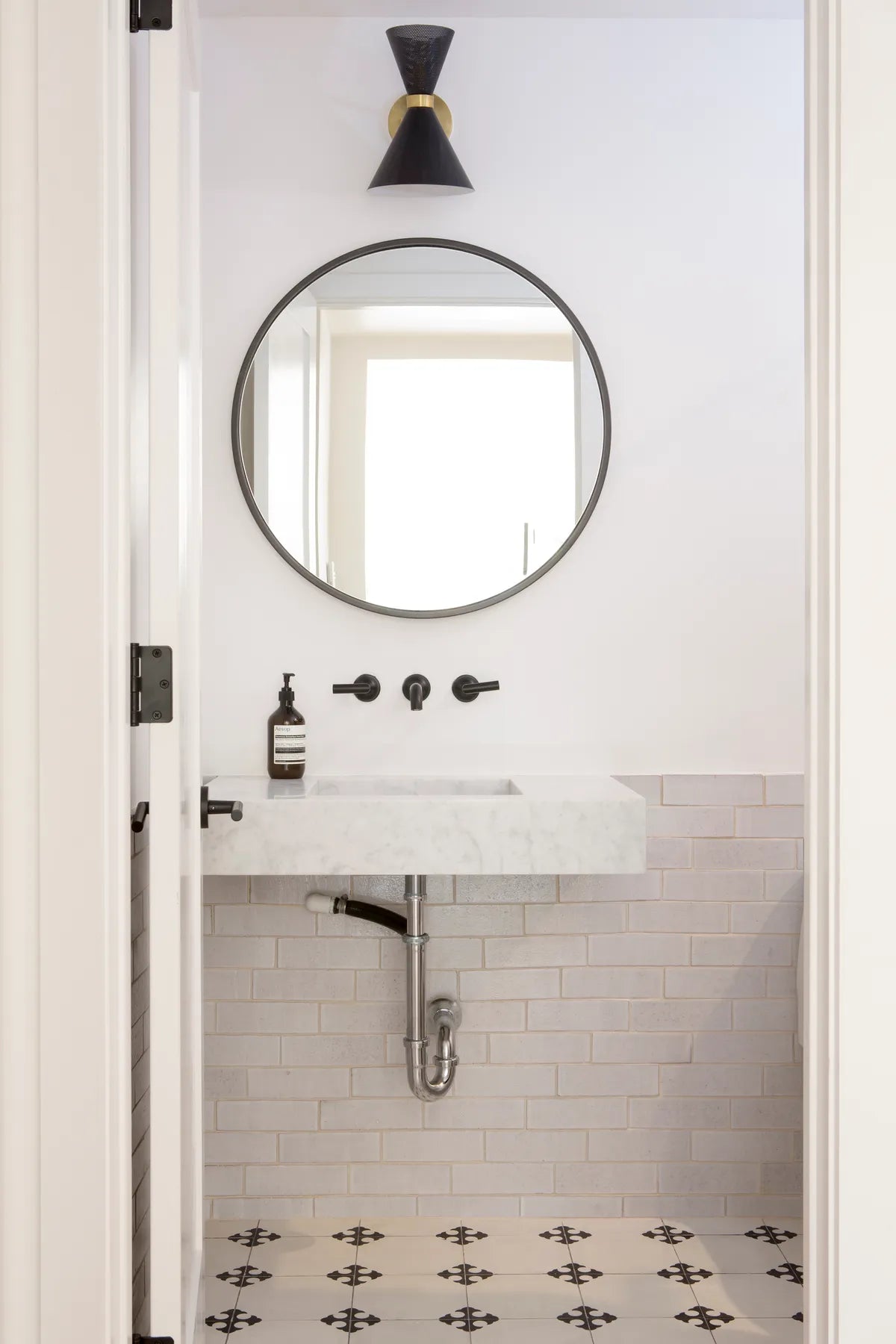 2017 Q4 Image Residential Anja Michals Photo Vivian Johnson Bathroom Wainscot Wall Brick Cotton