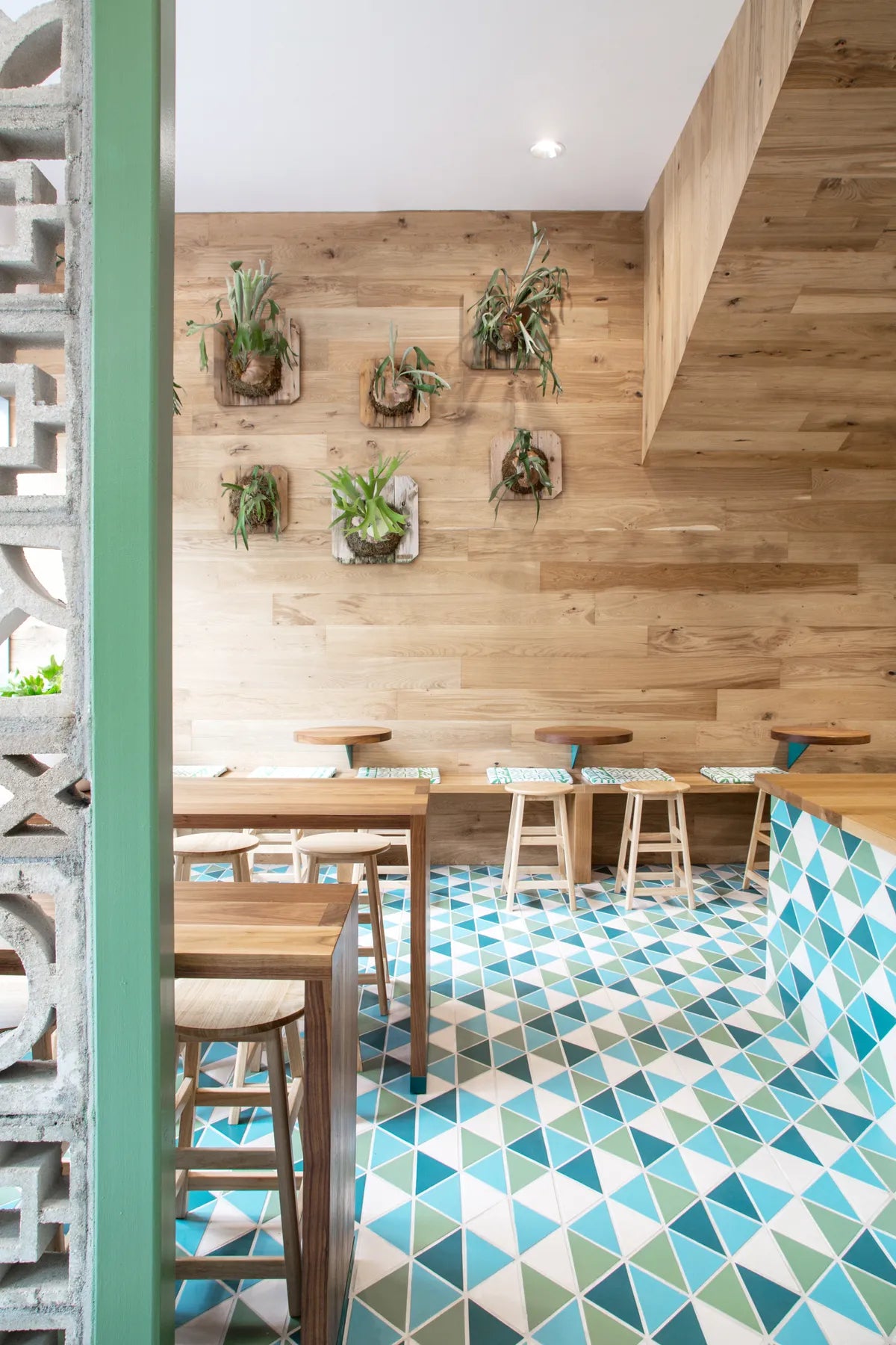 2017 Q2 Image Hi Res Commercial Hospitality Restaurant Da Kikokiko Dust And Co Tile Floor Bar 6 Triangles Clover Ivory Turquoise Prussian Custom Floor Detail