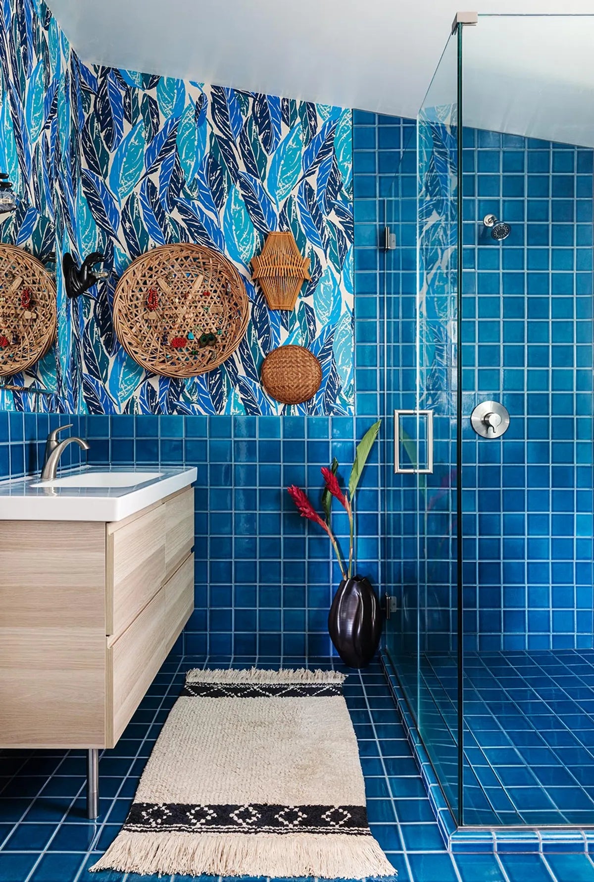 2018 Q1 Image Residential Yumi Interiors Photography Michele Lee Wilson Bathroom Shower Floor Walls Tile Straight Set Adriatic Sea 6X6 Bullnose Trim