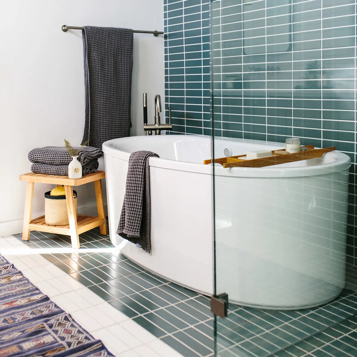 2018 Q1 Image Residential Influencer Jen Pinkston Bathroom Tile Wall Floor Straight Set 2X8 Sugar Flagstone Tub Surround Square Version