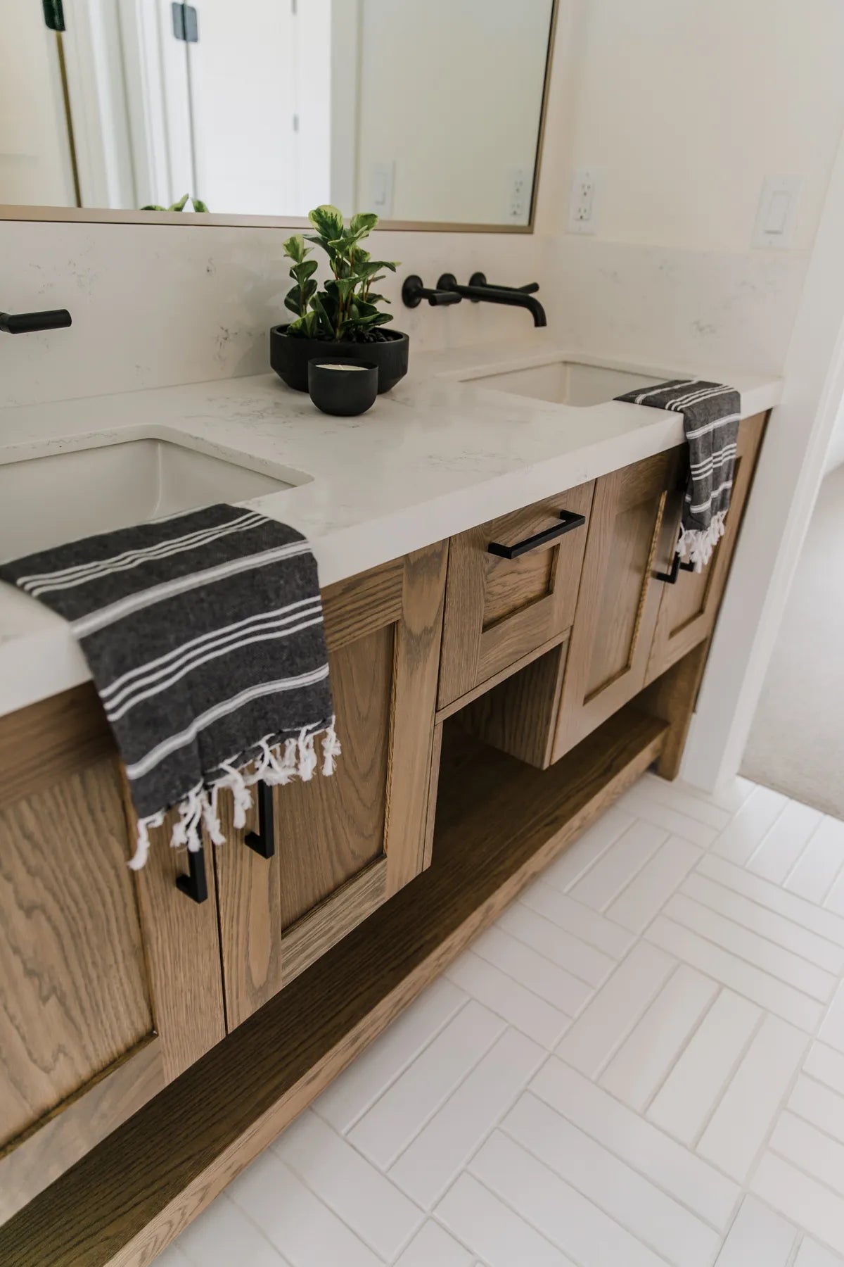 2018 Q1 Image Residential Influencer Becki Owens Spec House Bathroom Floor Tile 3X12 Parquet White Wash 2