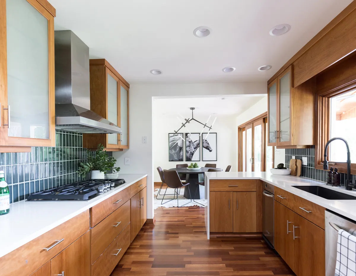 2018 Q1 Img Residential Hi Res Rights Tera Janelle Design And Photography Modern Oak Construction Contractor Ceramic Kitchen Backsplash Loch Ness 2X6 Vertical Straight Set Fc209778 3