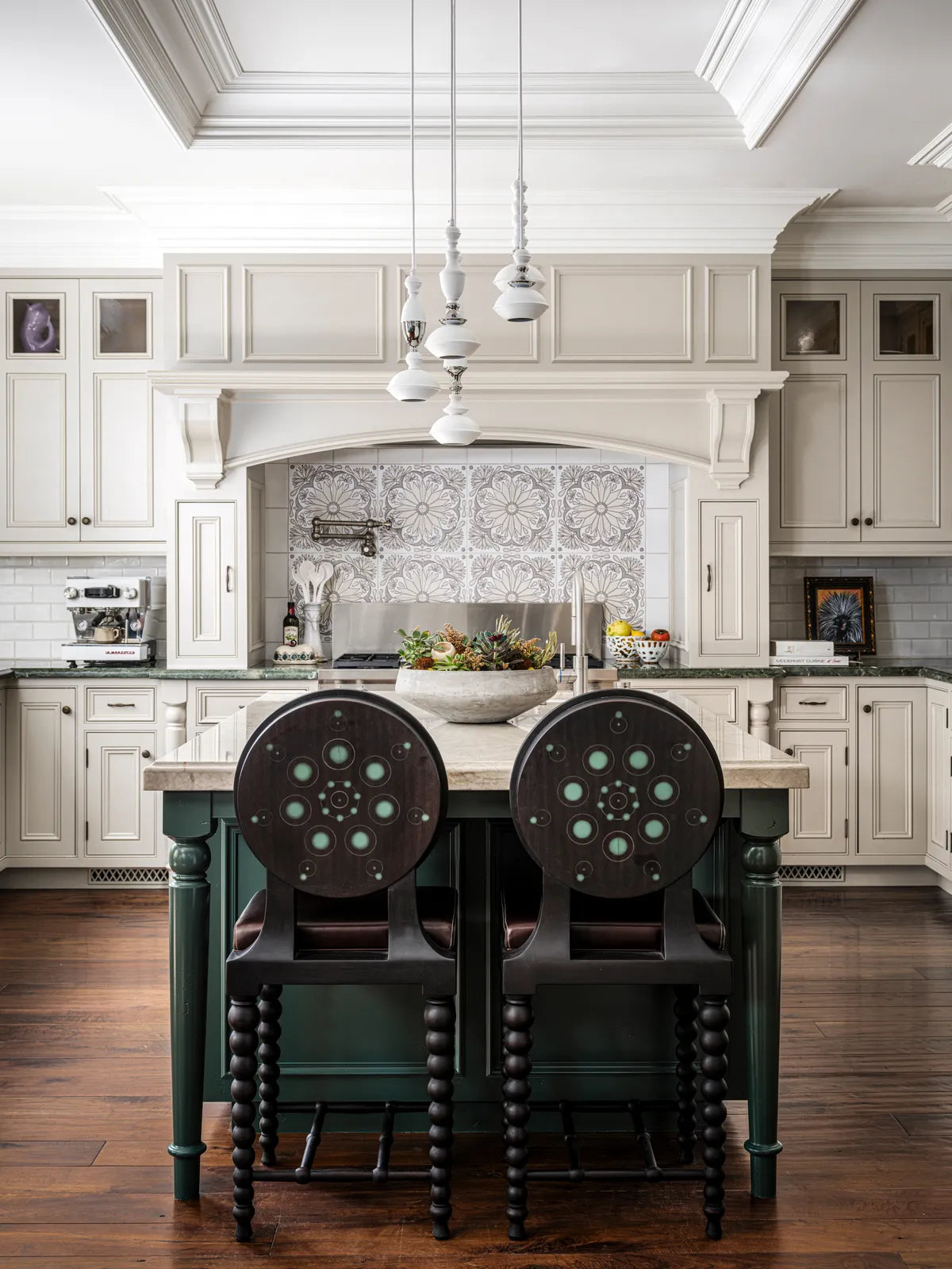 Traditional kitchen backsplash white subway tile cream handpainted square tile 1