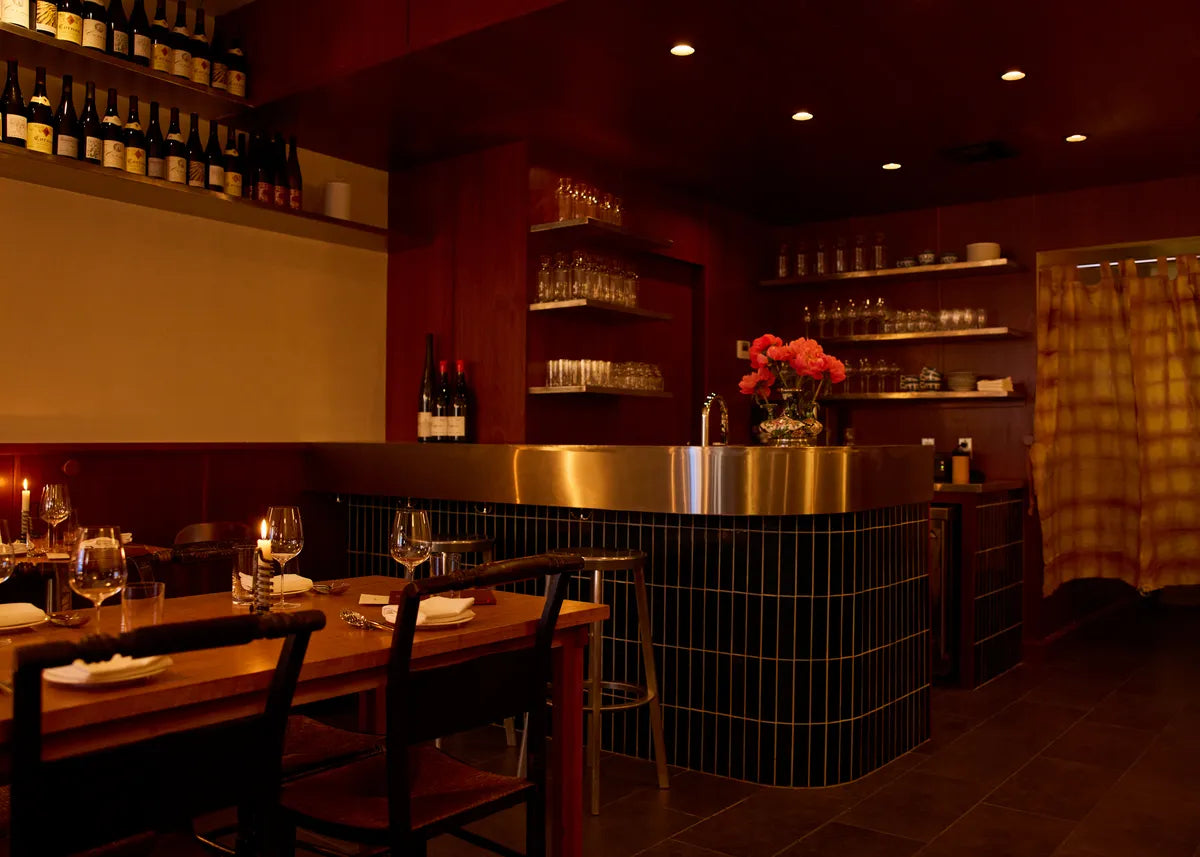 FULL RIGHTS NO 3rd PARTY Bar columbia plateau QS vertical set design Lei wine photo matt russell FC1059313 3