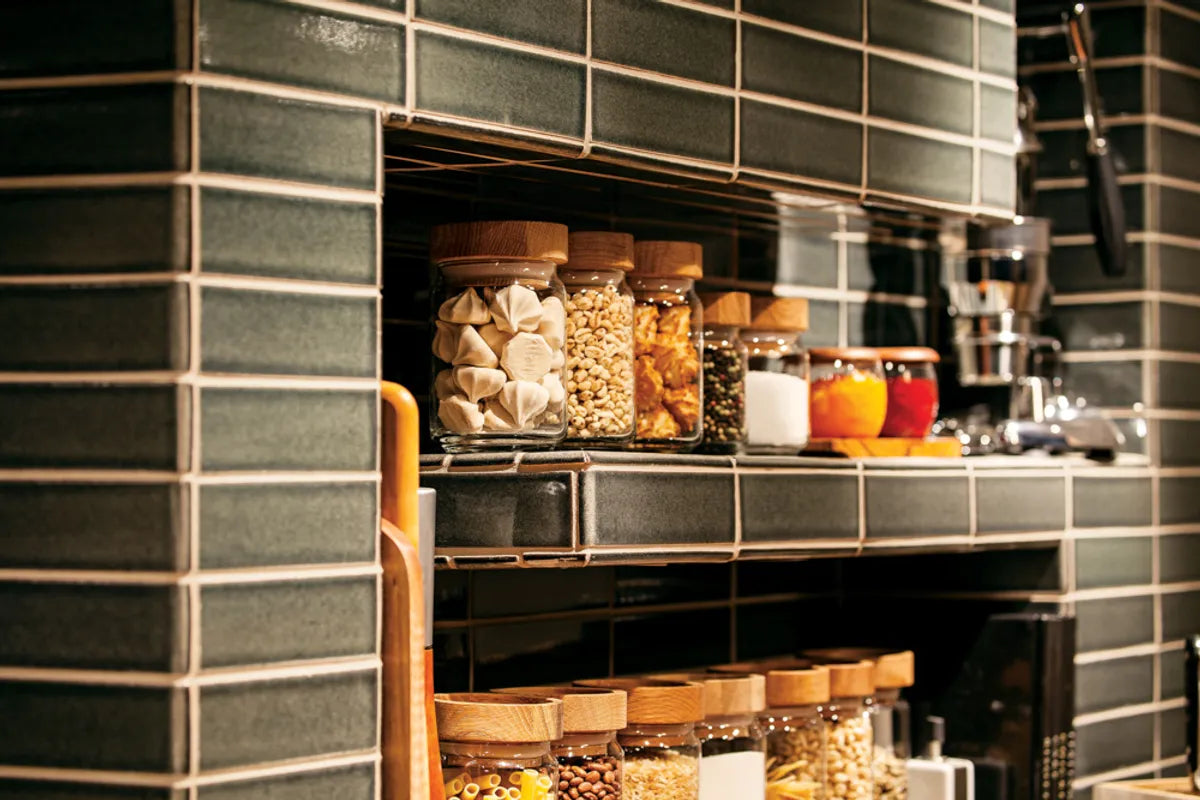 Greys  Kitchen  Installation  Loch Ness  Residential  Stacked  White Body