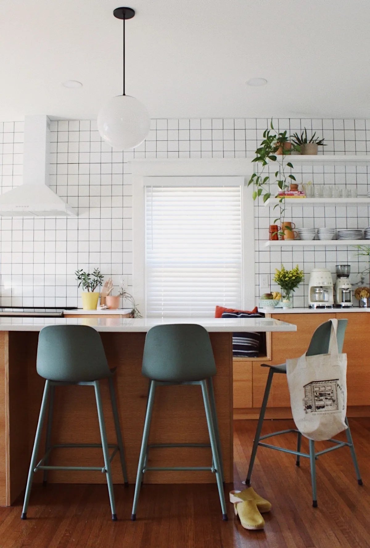 Modern square white kitche backsplash tile 3