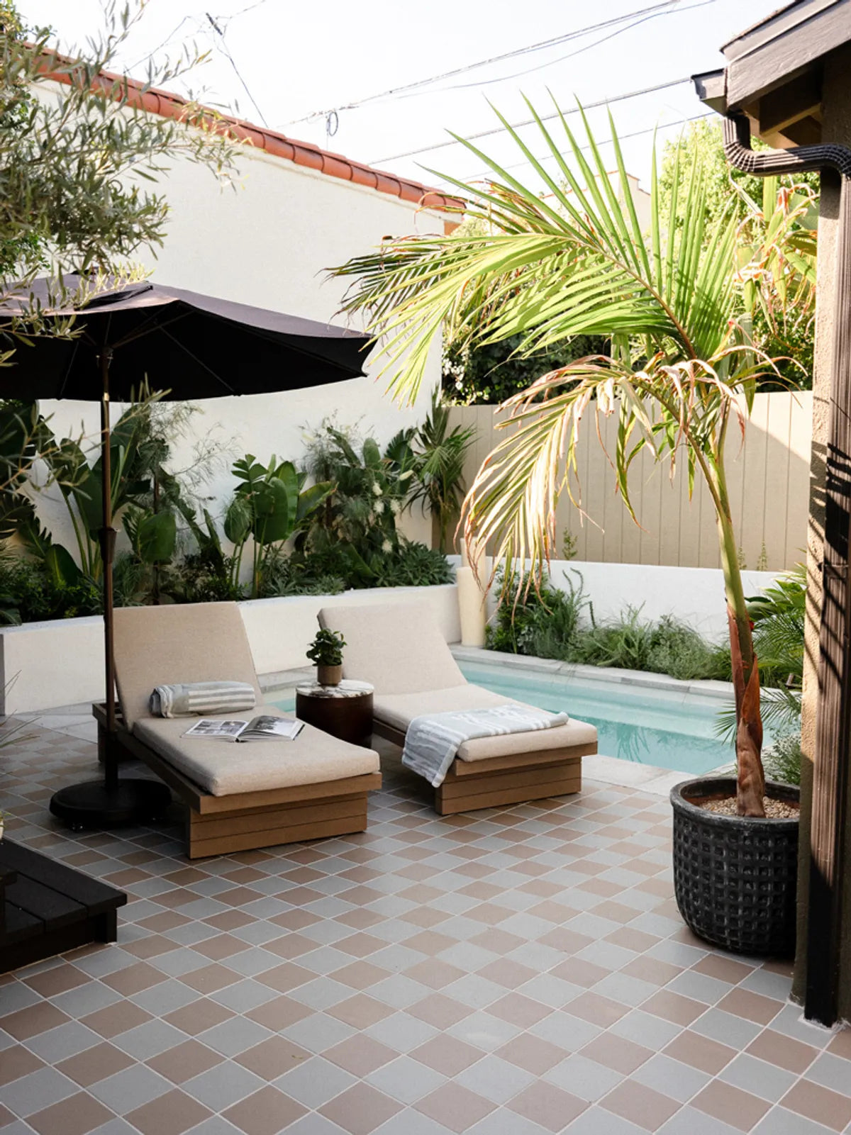 Modern patio cherckerboard tile 5