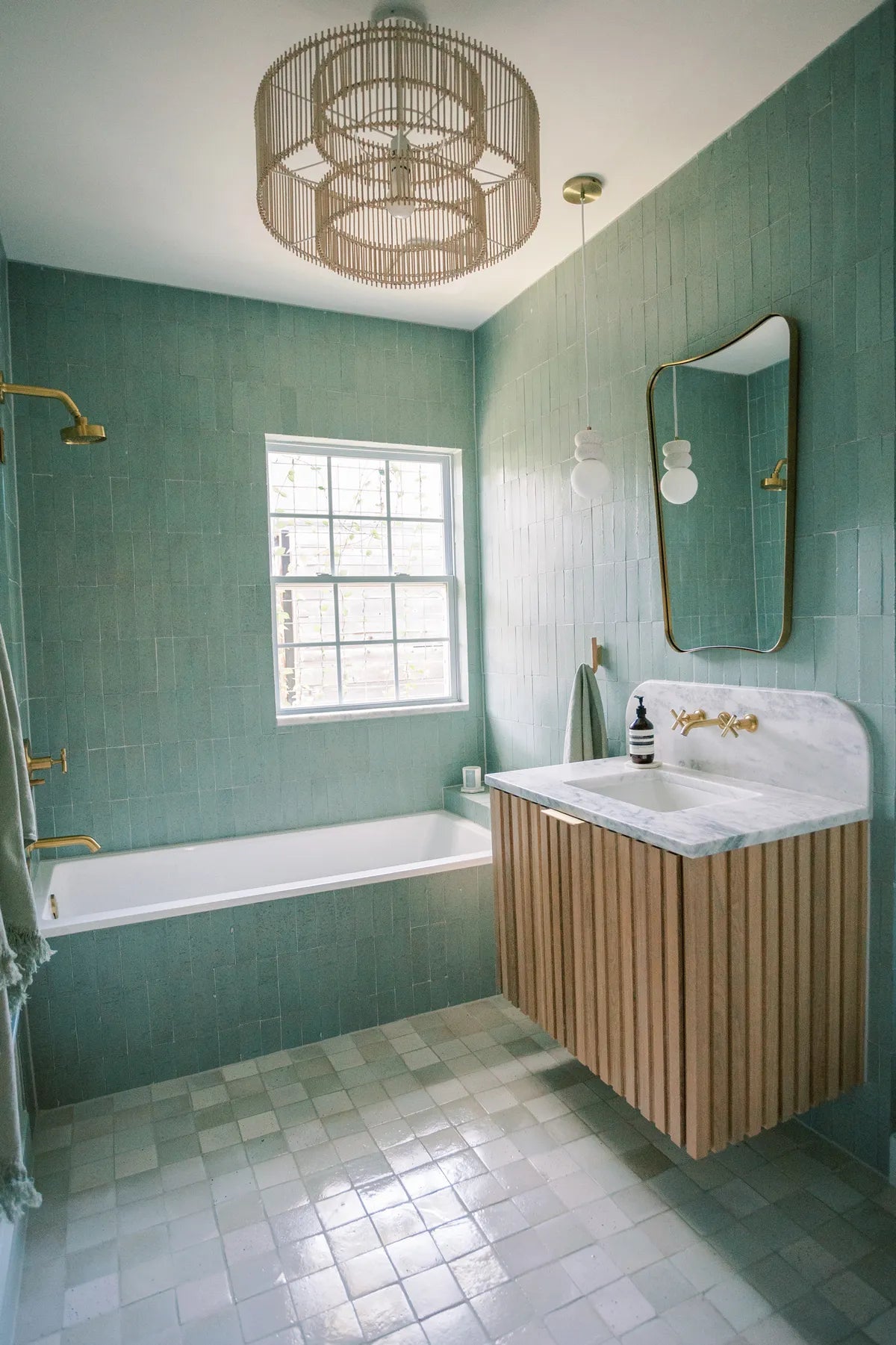 Modern green brick bathroom tile 1