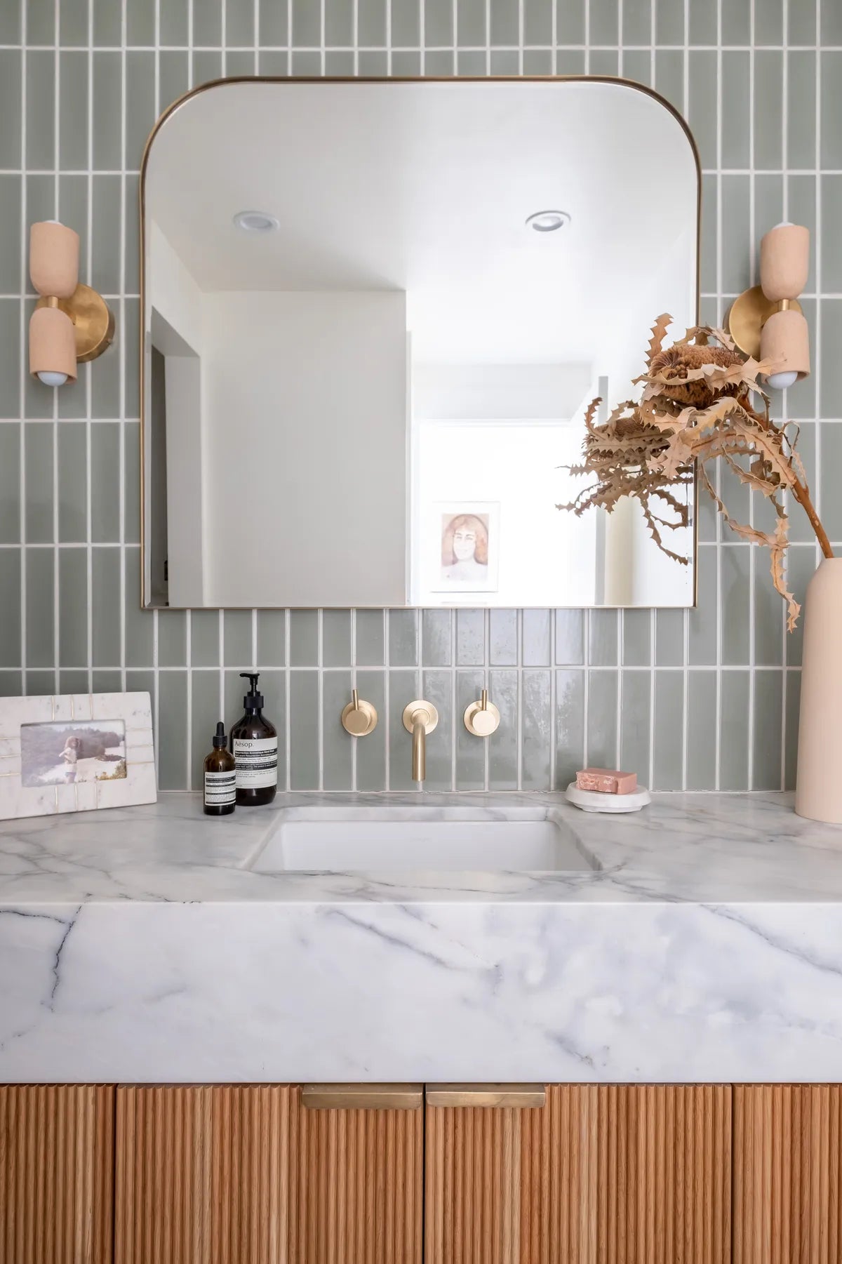 Modern green bathroom backsplash tile 2