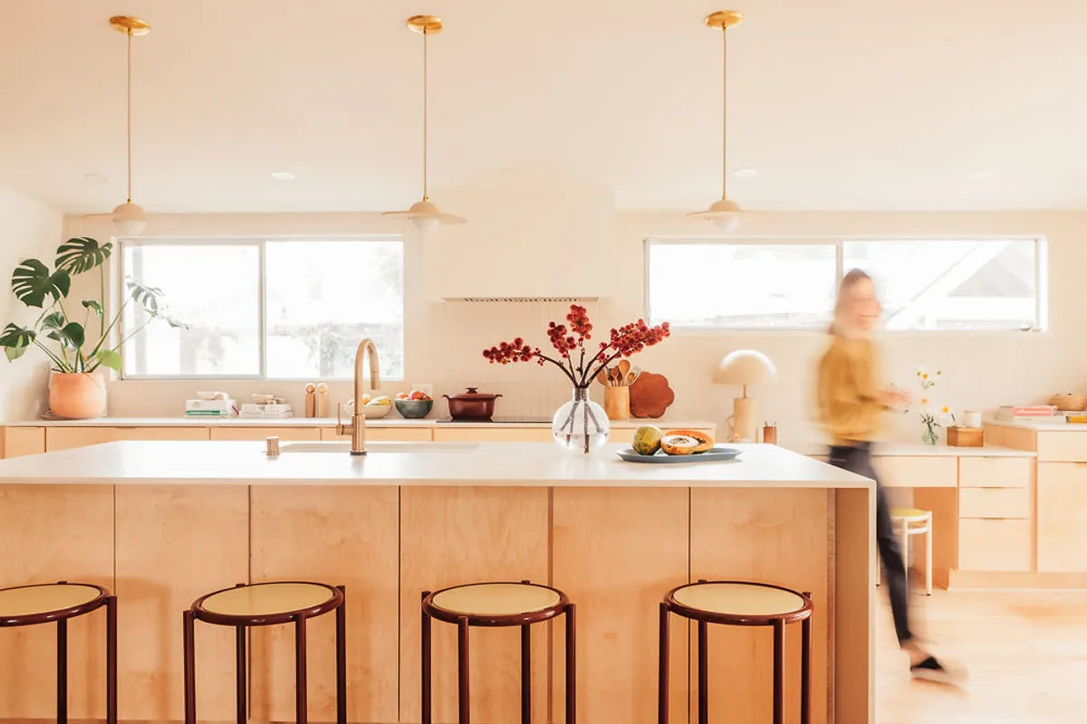 Scandinavian white kitchen backsplash 9