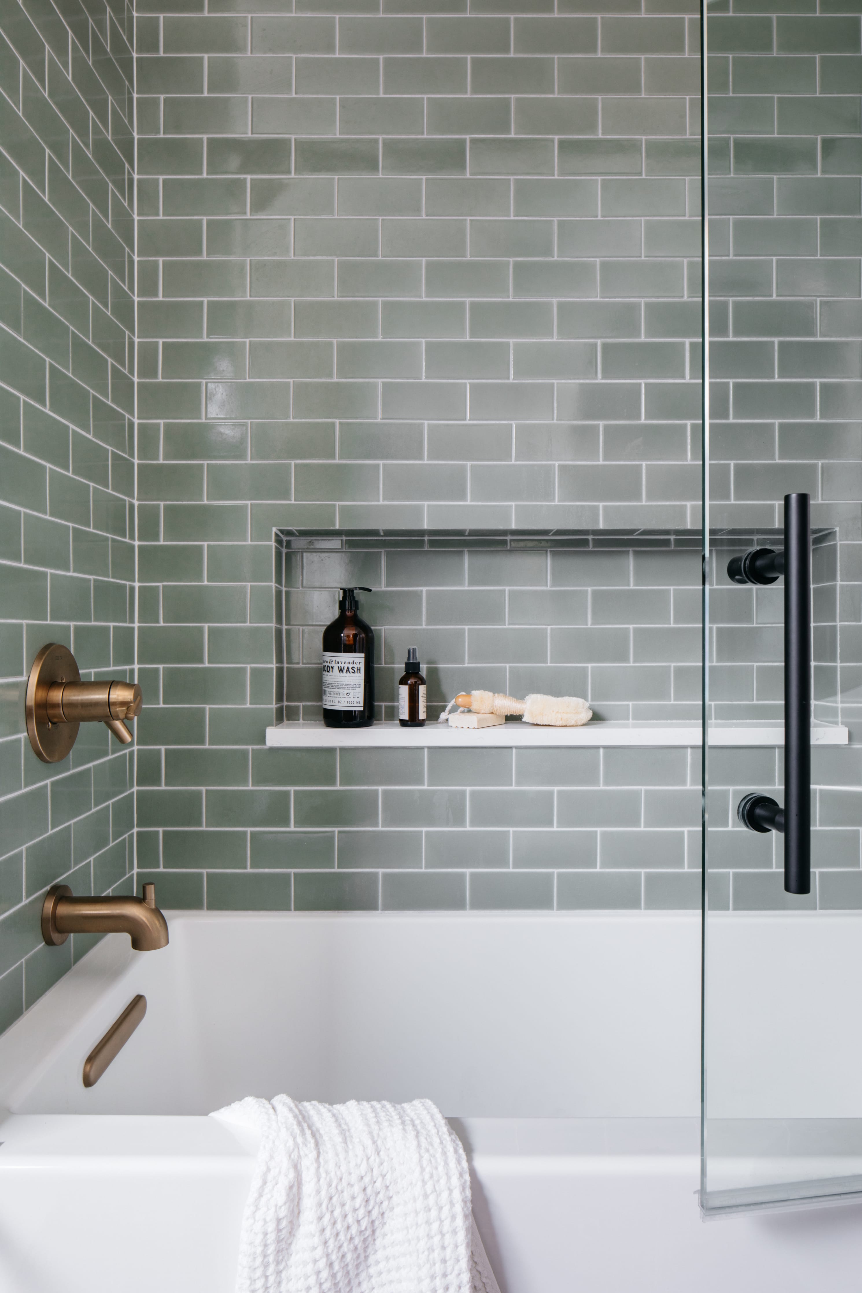 Rosemary彩ページ 3x6 Original Ceramic Tile in Rosemary Gloss - Fireclay Tile
