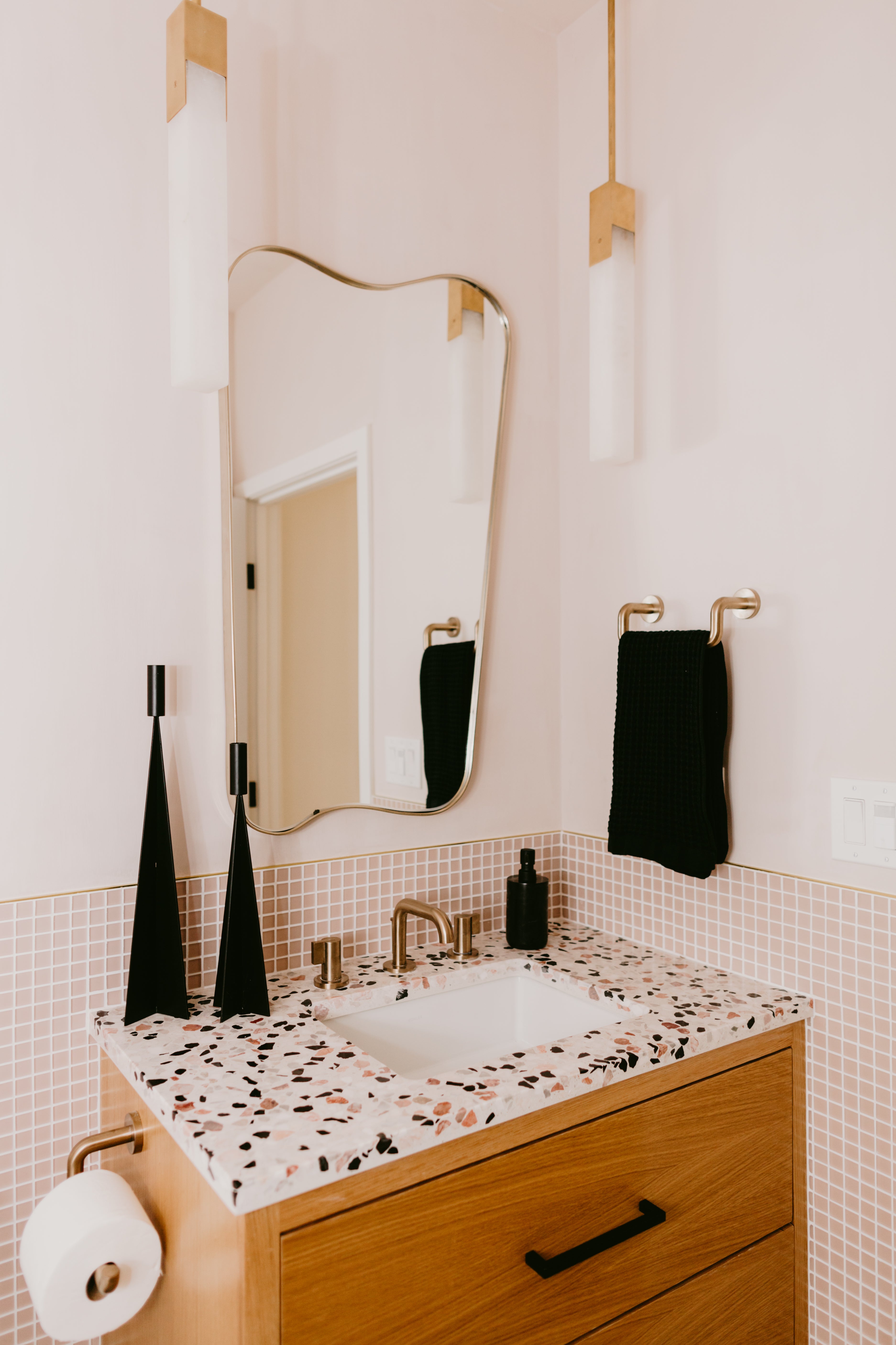 1x1 Straight Set Sheeted Glass Mosaic Tile in Rosy Finch Matte