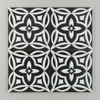 8x8 Handpainted Sample Malta  in Black & White Motif