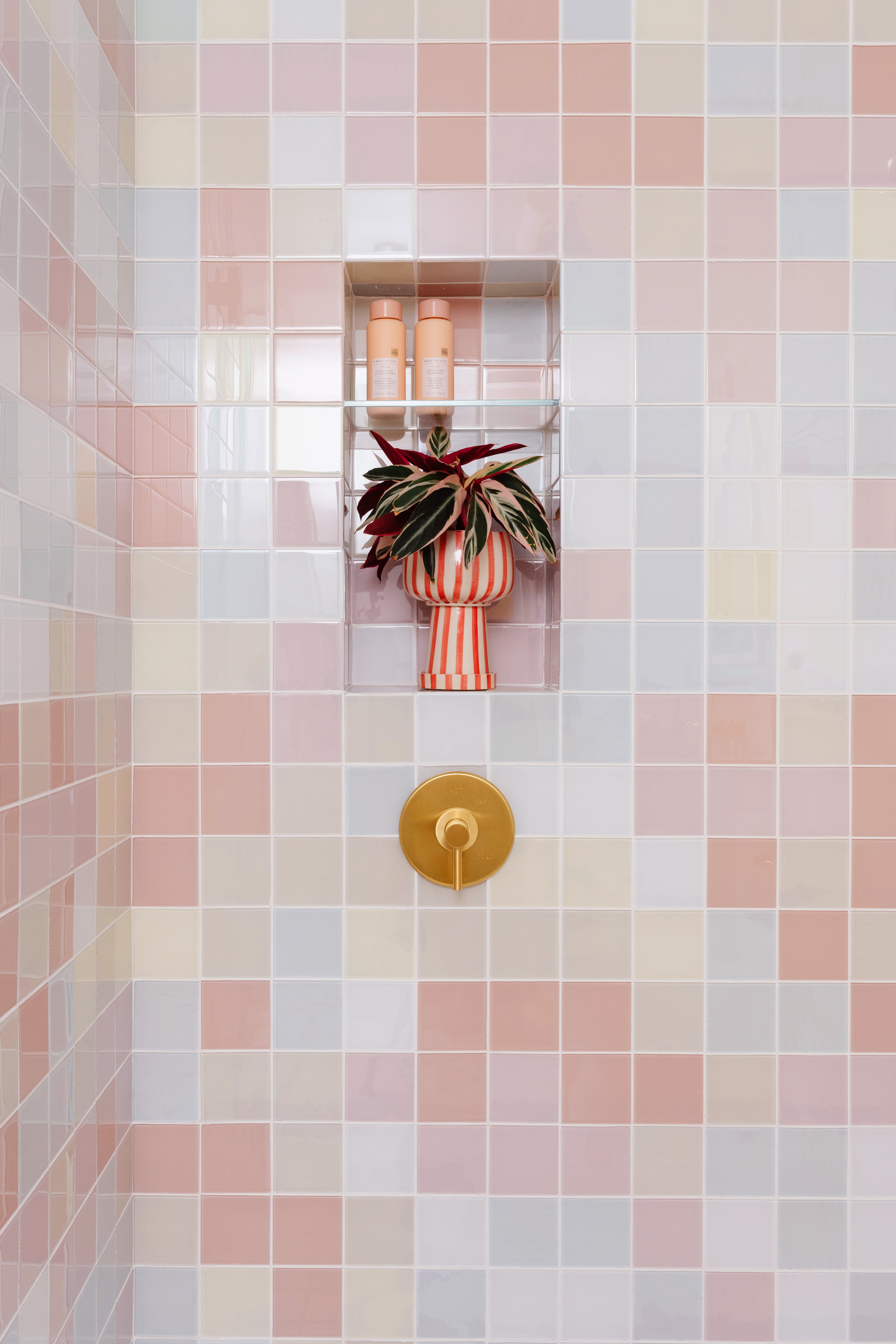 4x4 Glass Tile in Dove Gloss