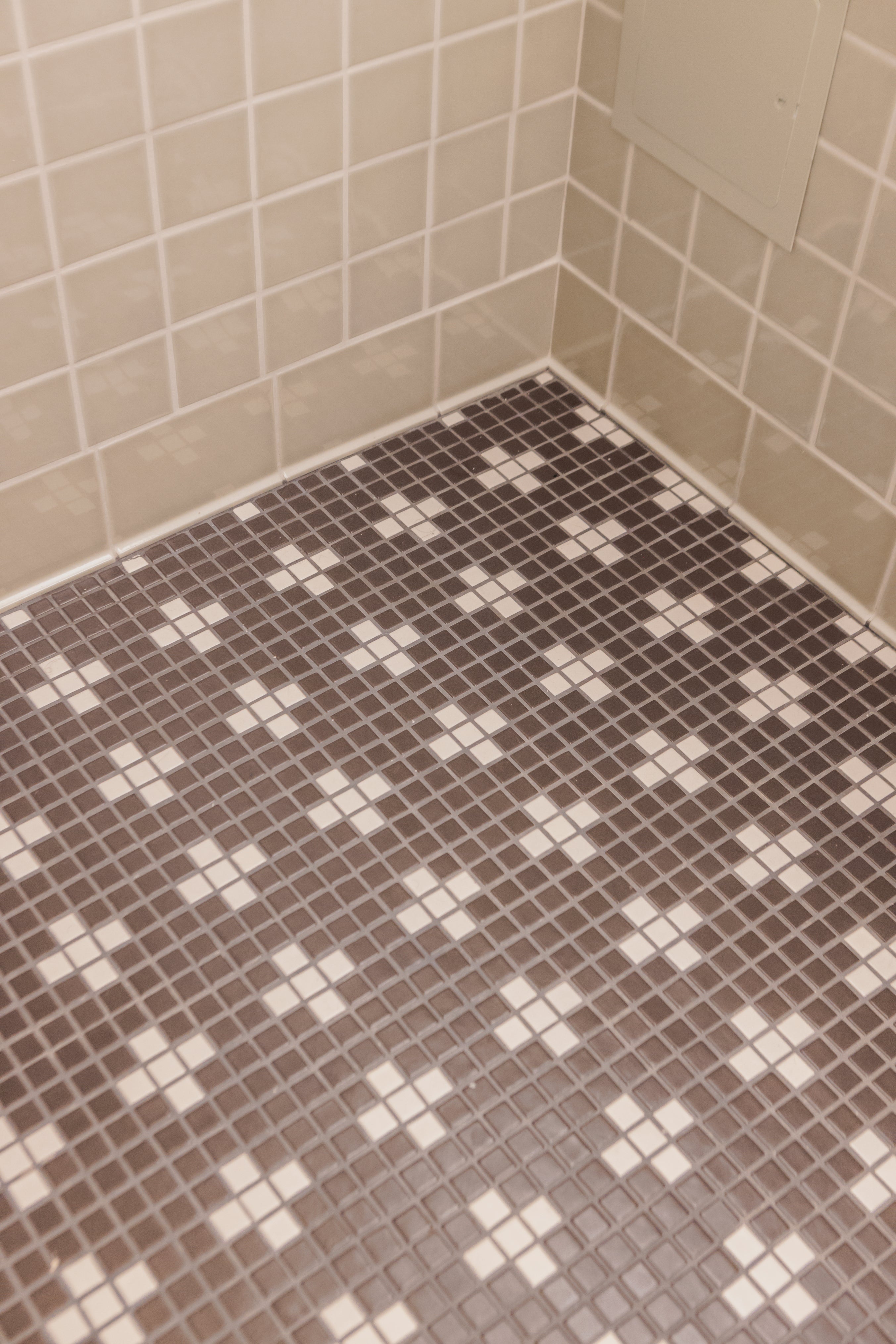 1x1 Straight Set Sheeted Original Ceramic Mosaic Tile in Feldspar Matte