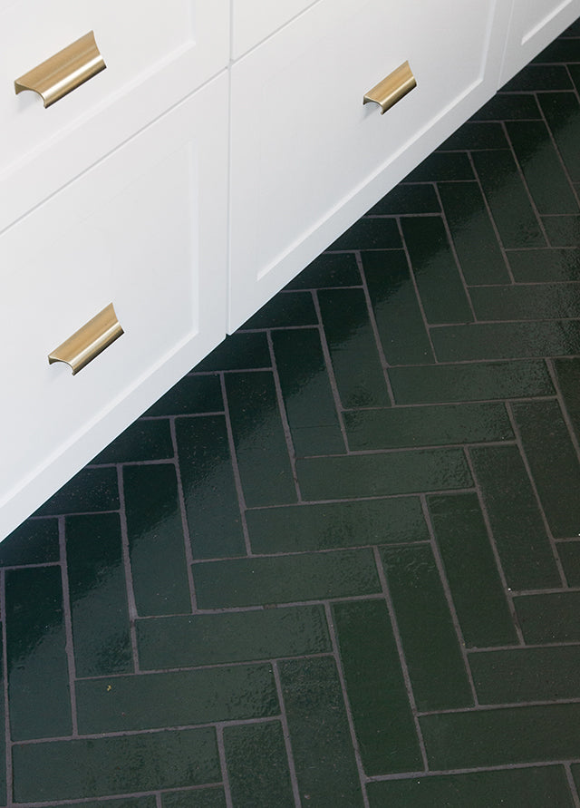 2.5x8 Brick Tile in Cascade