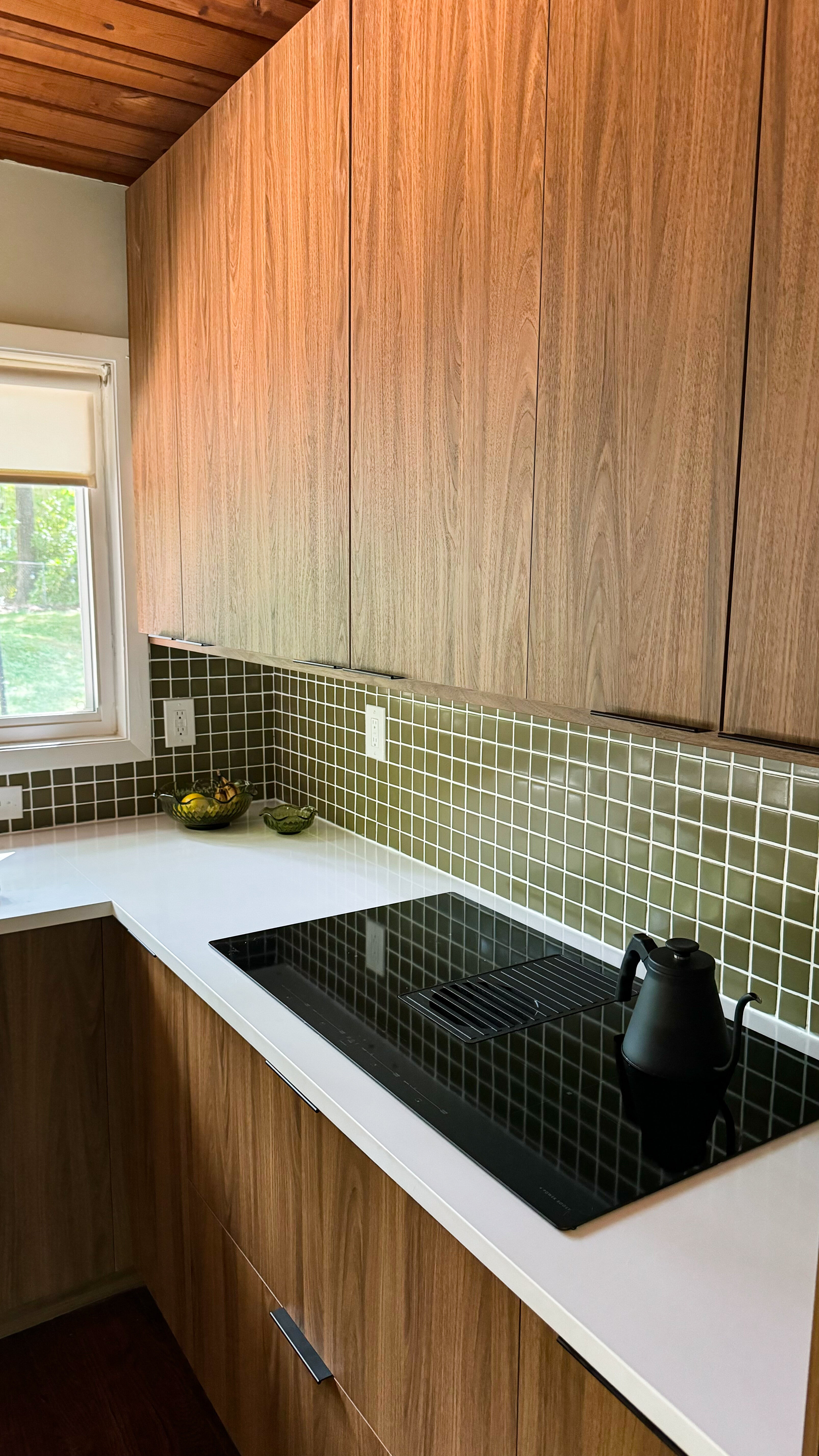 2x2 Straight Set Sheeted Natural Press Ceramic Mosaic Tile in Sap Green Matte