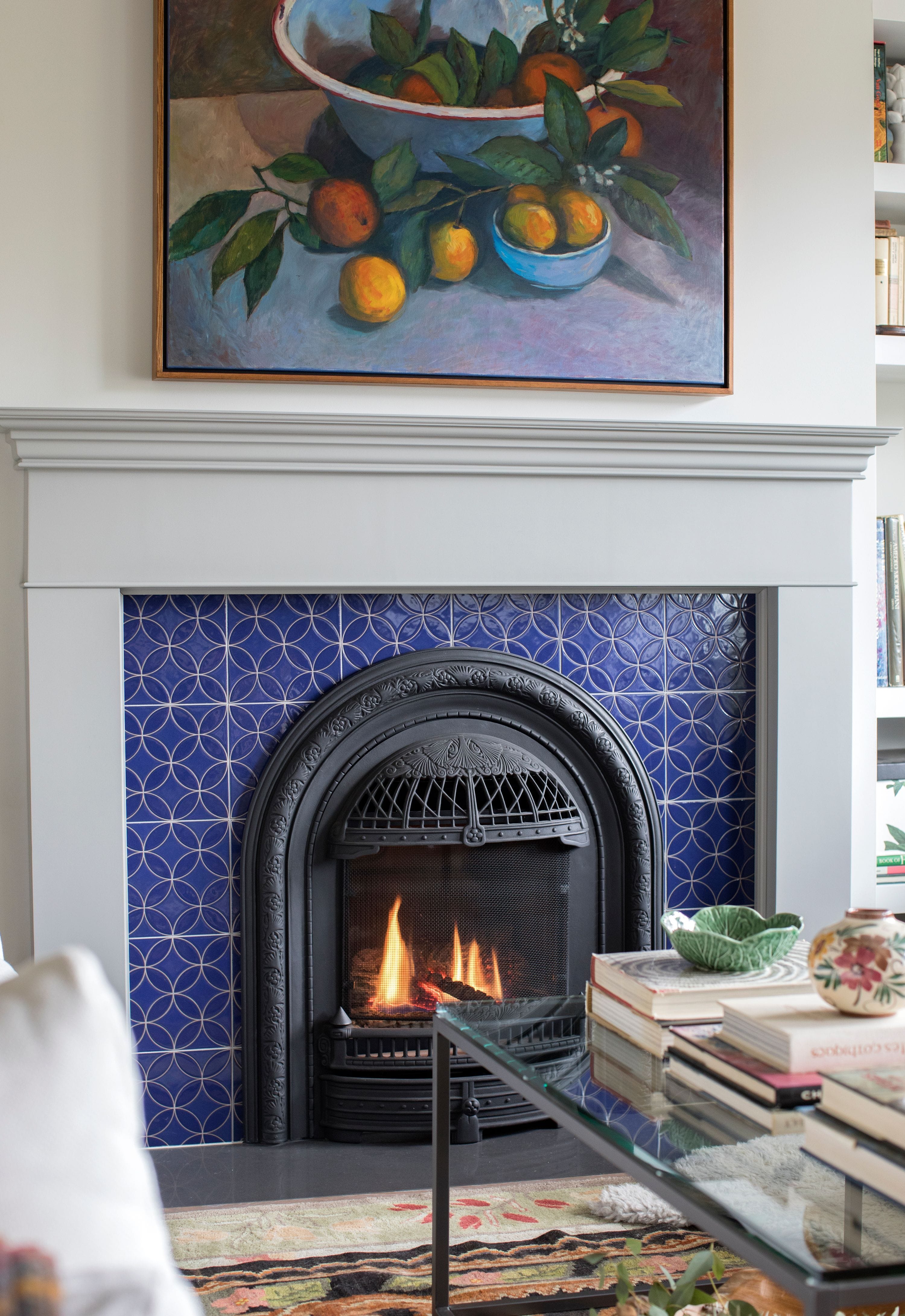 8x8 Handpainted Tile Jardin Fretwork in Cool Motif