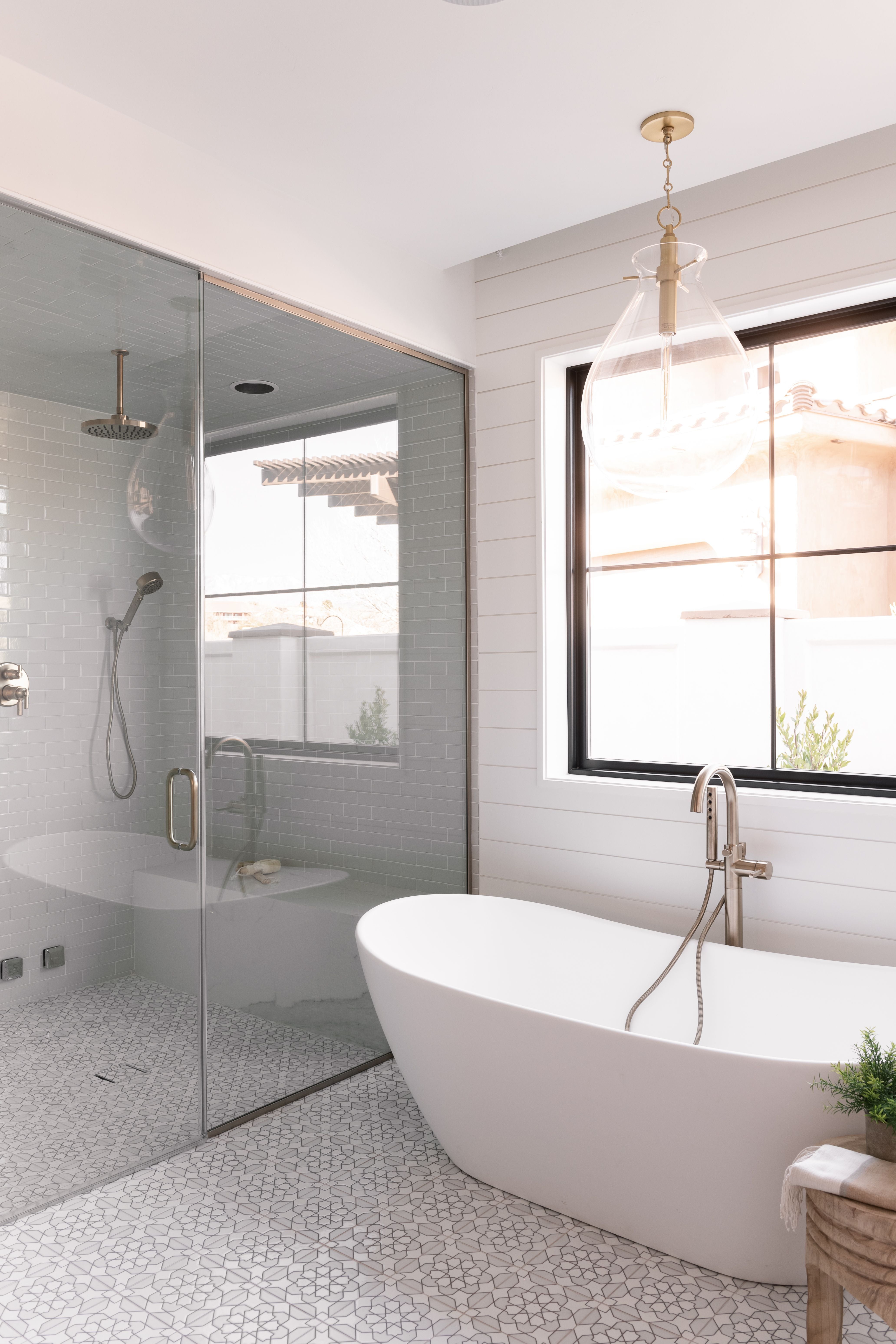 8x8 Handpainted Tile Sintra in Neutral Motif