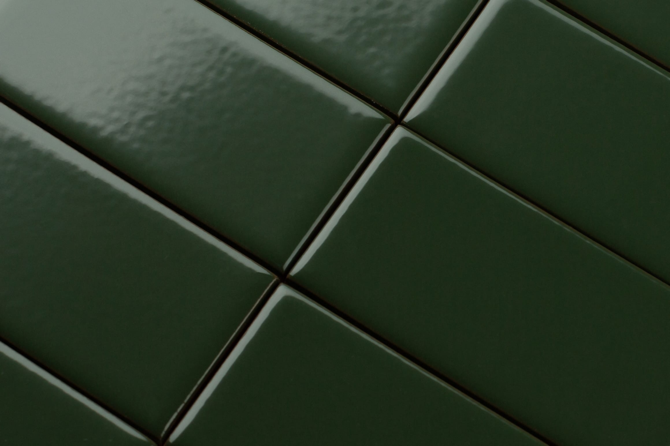 6" Triangle Original Ceramic Tile in Hunter Green Gloss