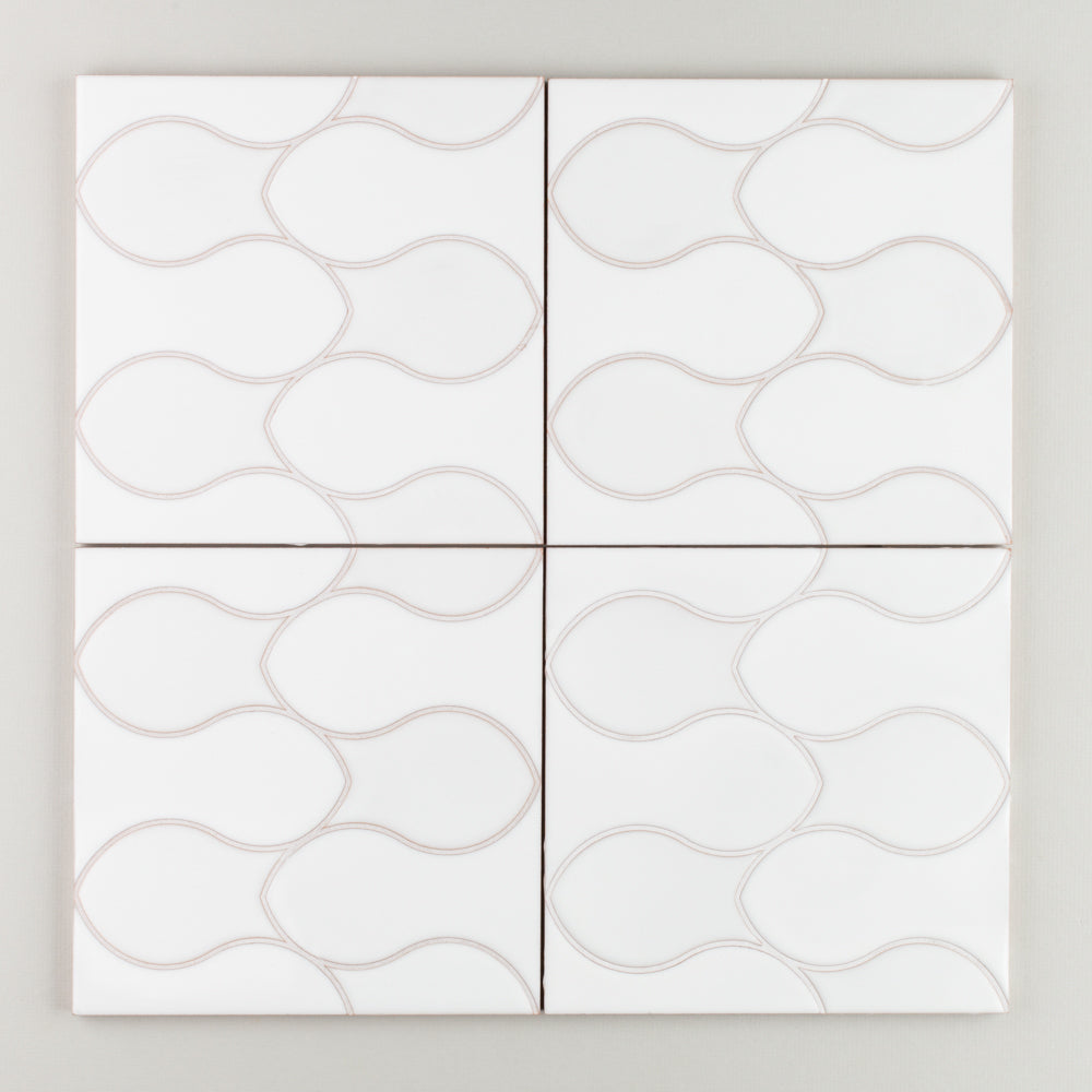 8x8 Handpainted Tile Brook in White Motif