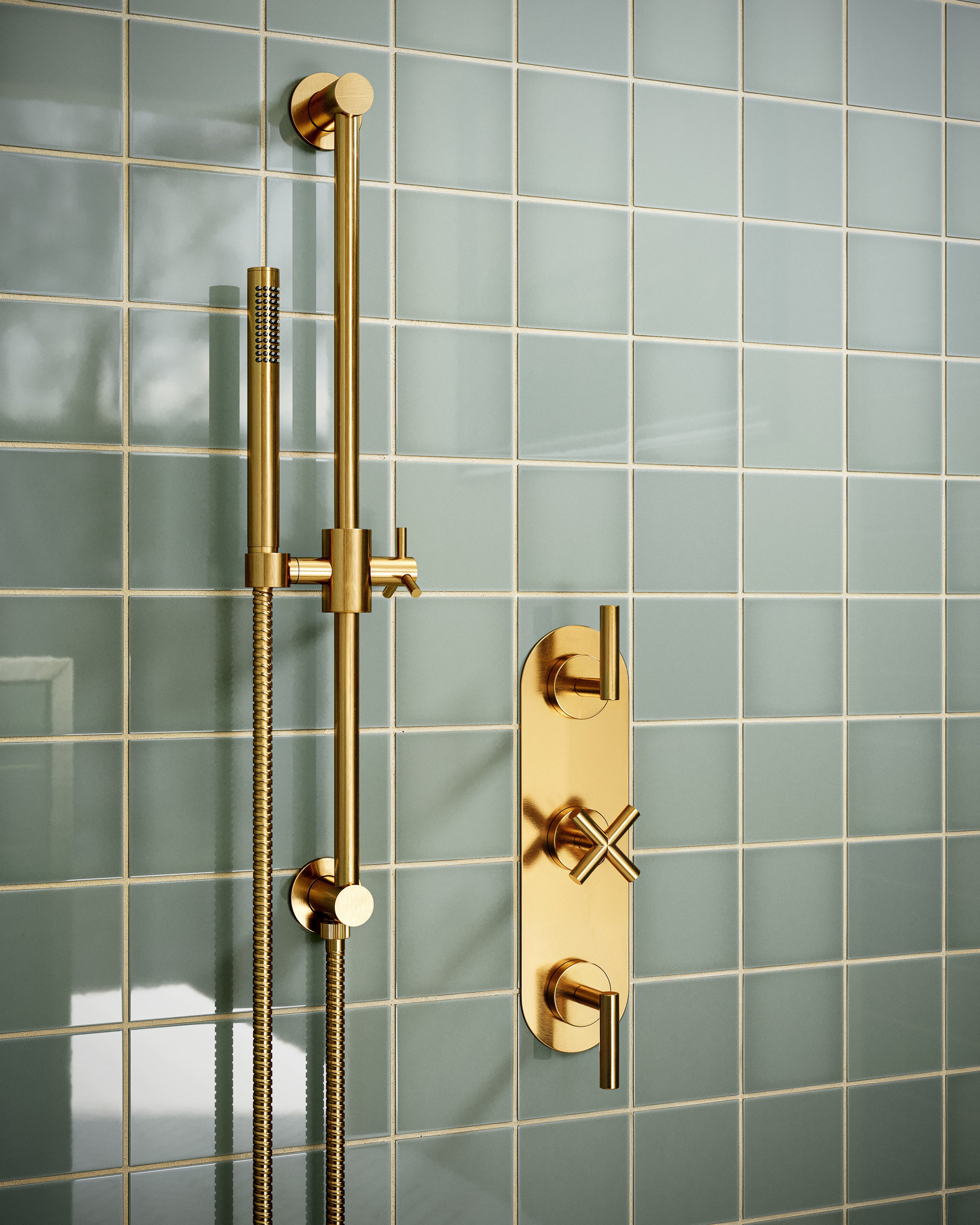 4x4 Natural Press Ceramic Tile in Hood River Gloss