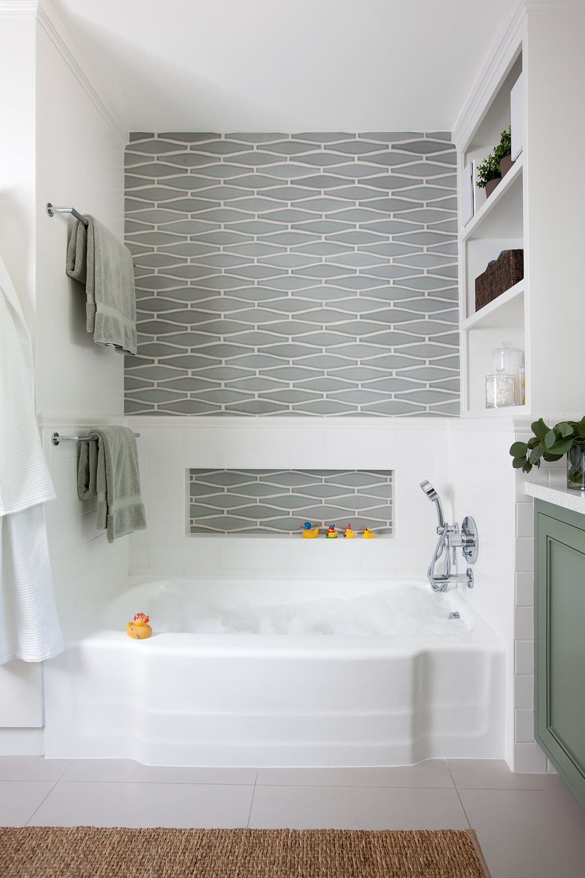 Wave Original Ceramic Tile in Overcast Gloss