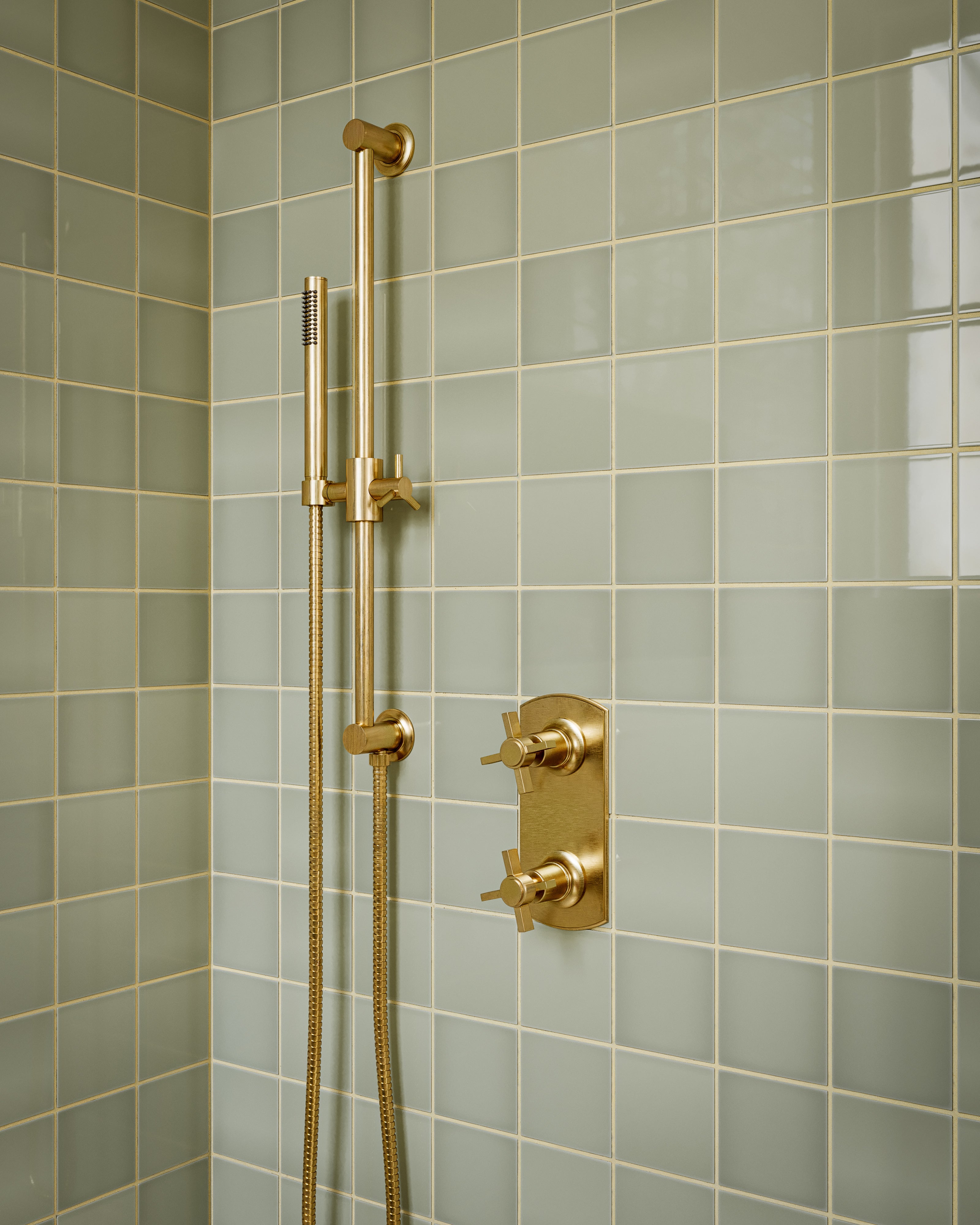 Contour & Foundry Wand Hand Shower in Satin Brass