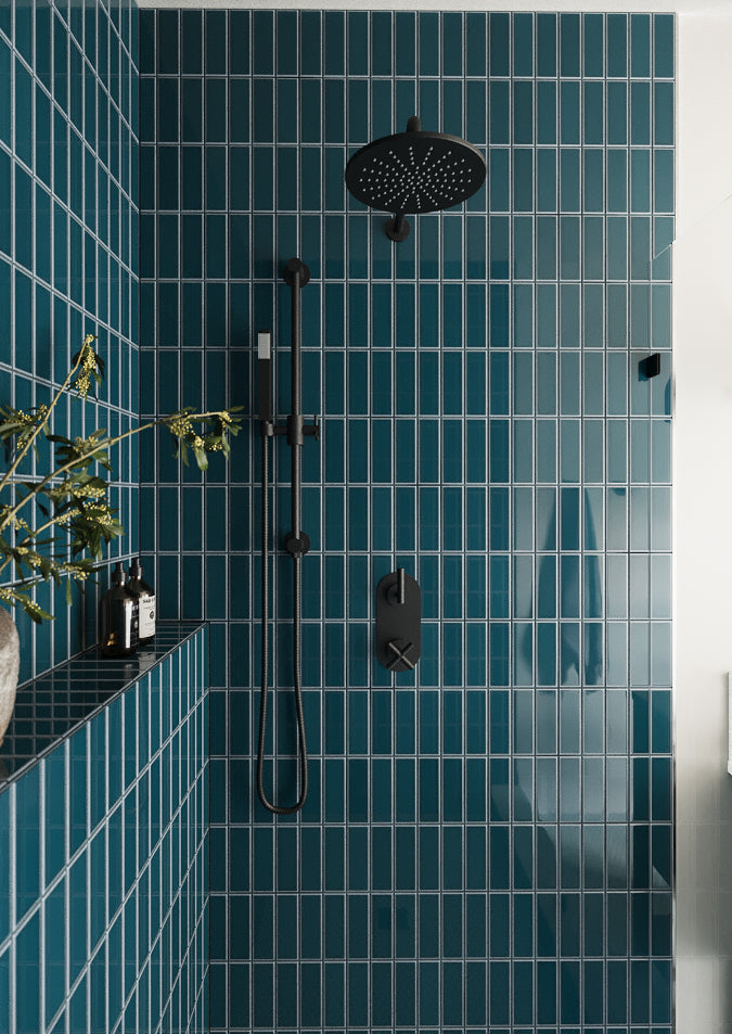 Shower 8" Flat Shower Head in Oil Rubbed Bronze